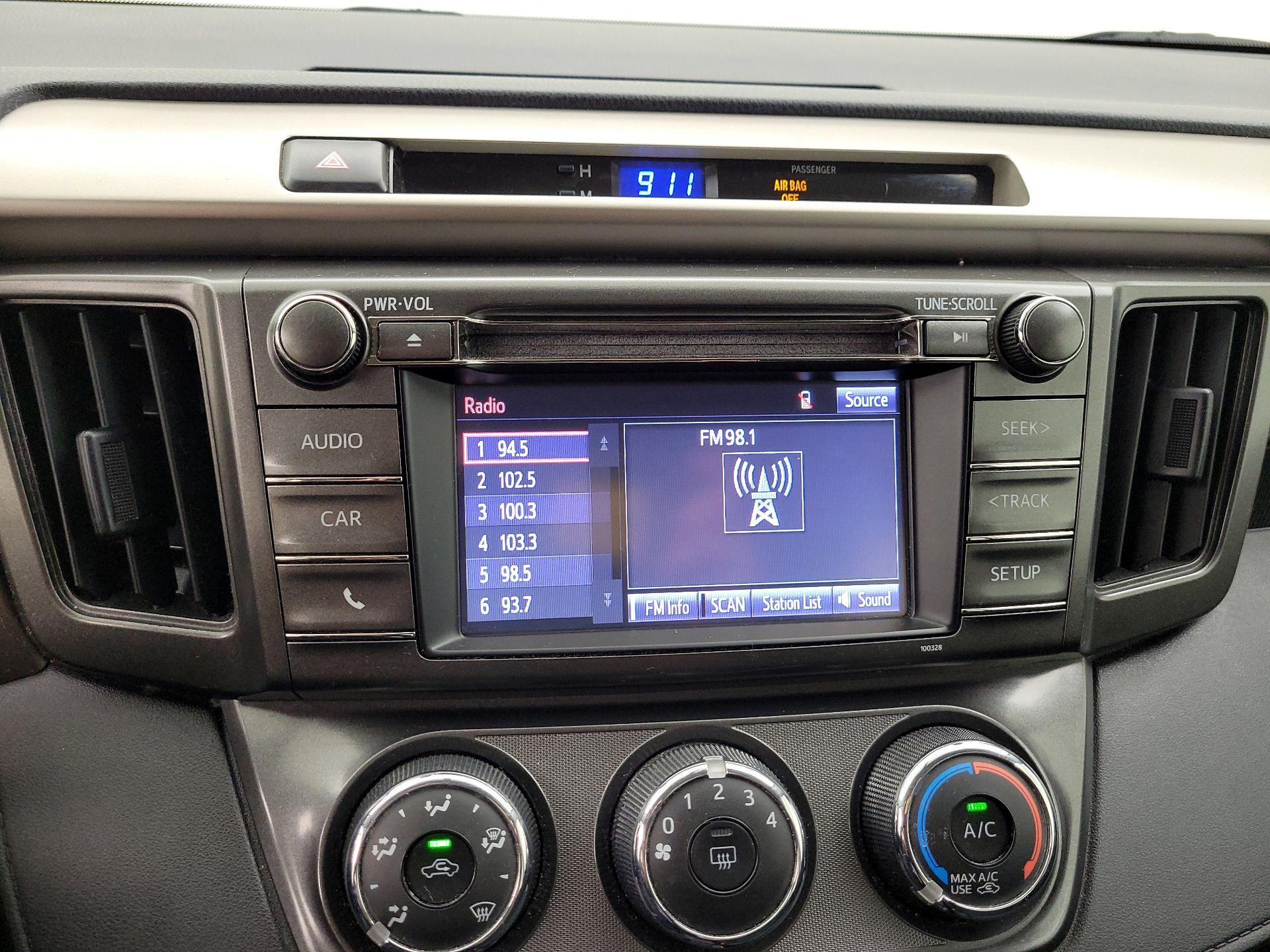 Thumbnail: 2015 Toyota RAV4 - 15