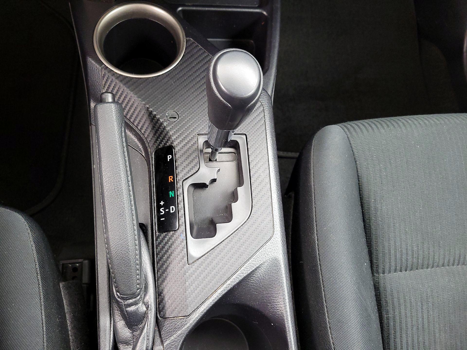 Thumbnail: 2015 Toyota RAV4 - 17