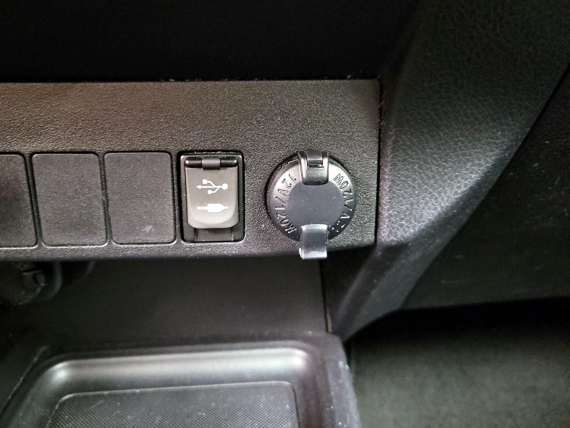 Thumbnail: 2015 Toyota RAV4 - 18