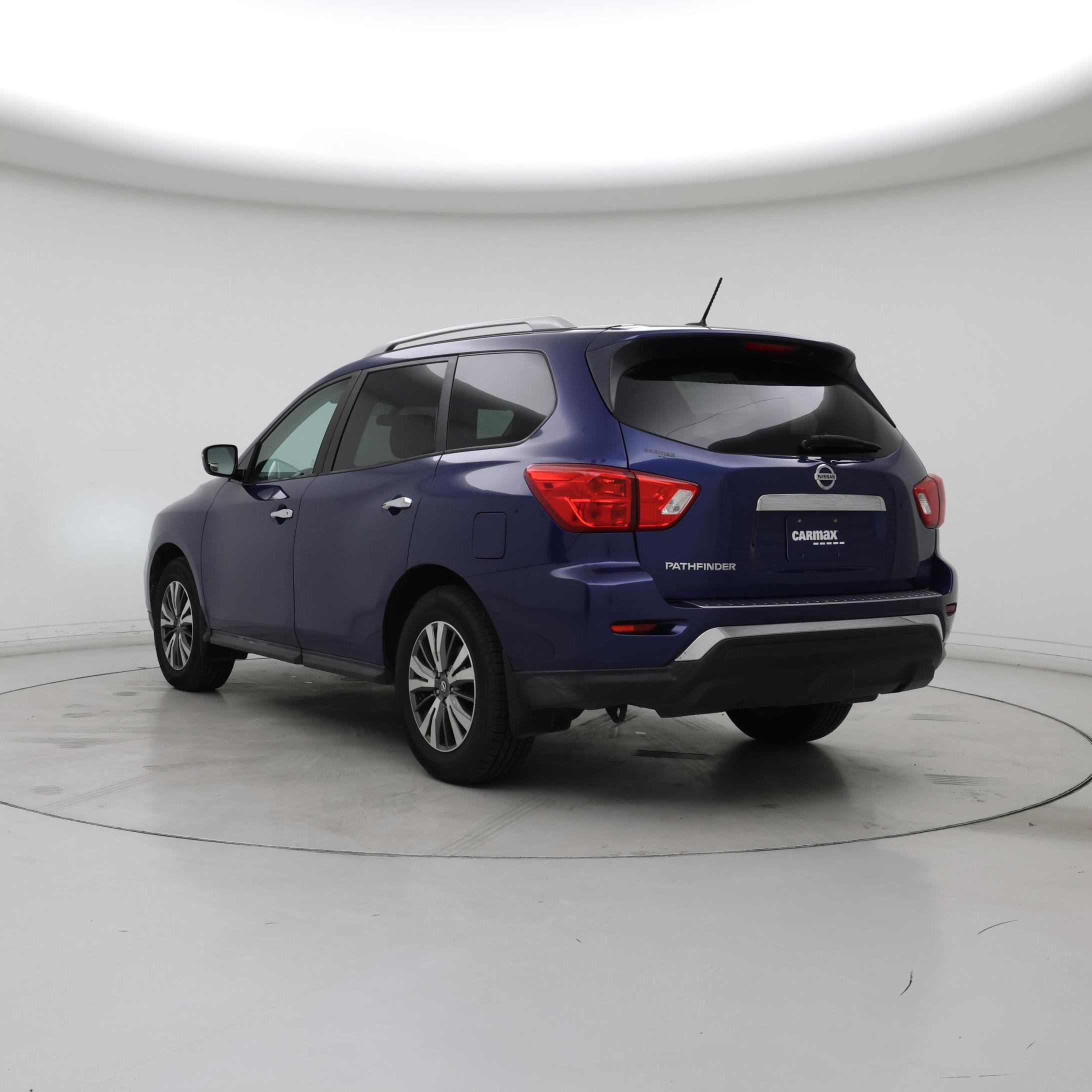 Thumbnail: 2017 Nissan Pathfinder - 2
