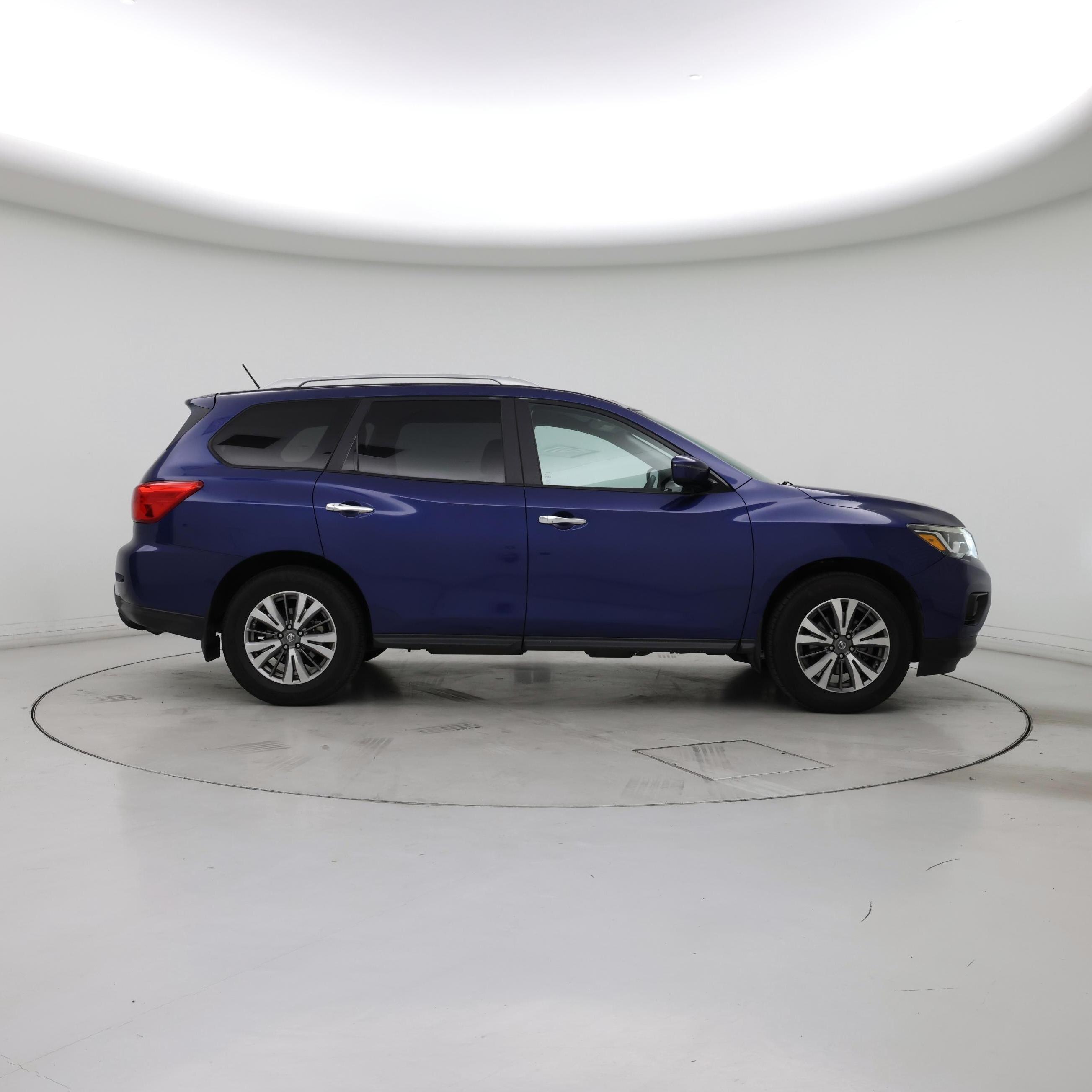 Thumbnail: 2017 Nissan Pathfinder - 7