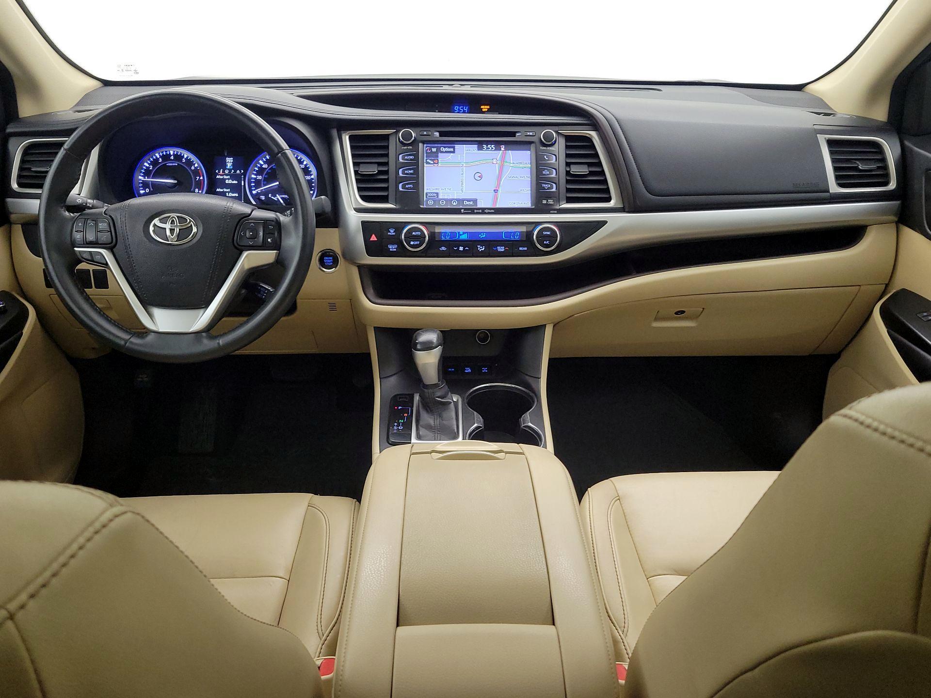 Thumbnail: 2016 Toyota Highlander - 9
