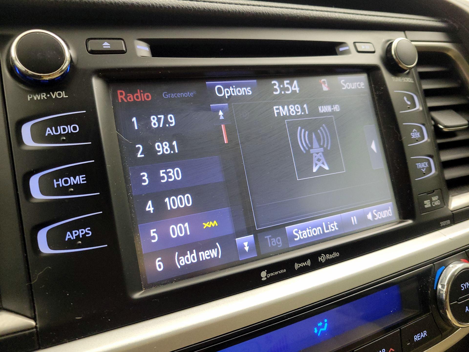 Thumbnail: 2016 Toyota Highlander - 16