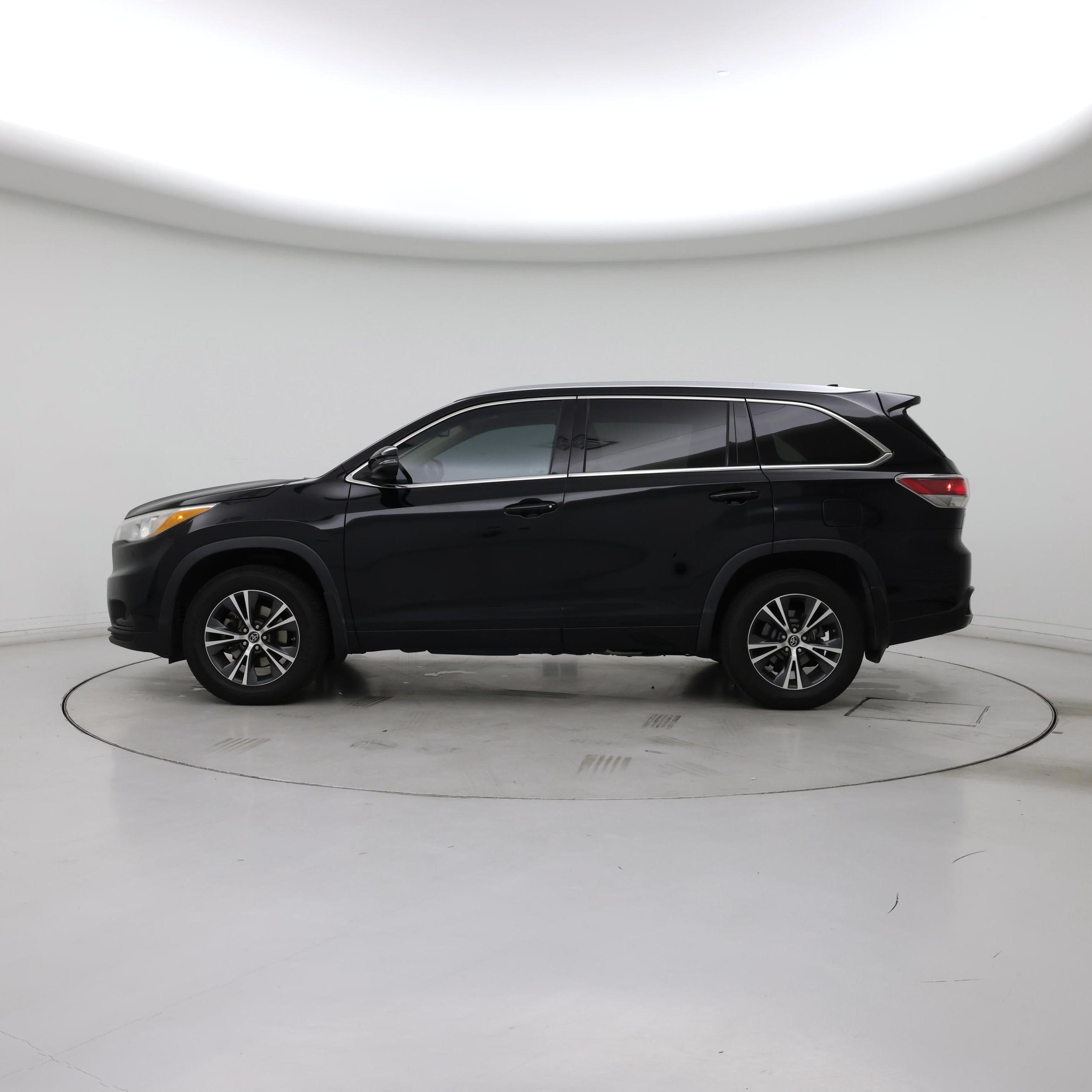 Thumbnail: 2016 Toyota Highlander - 3
