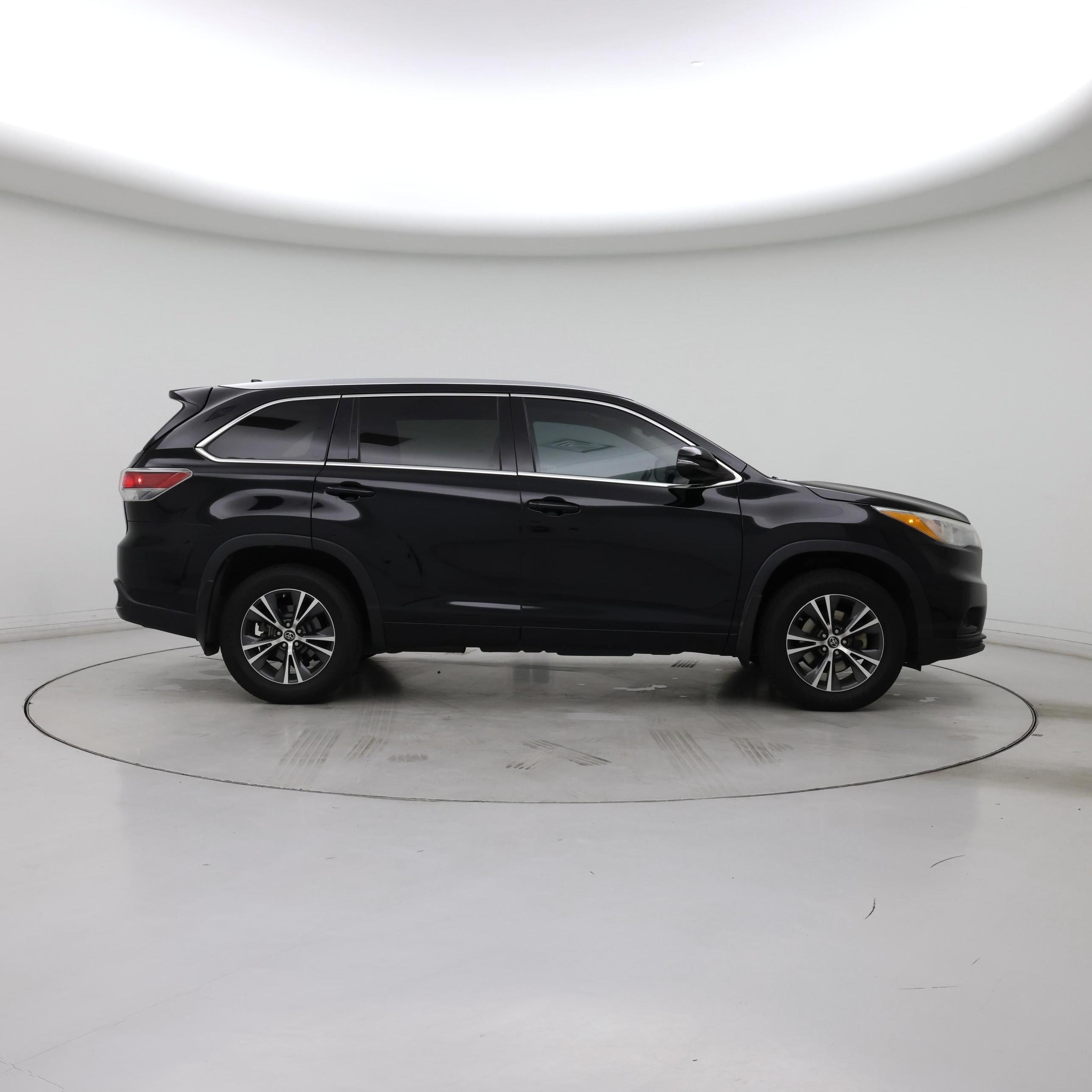 Thumbnail: 2016 Toyota Highlander - 7