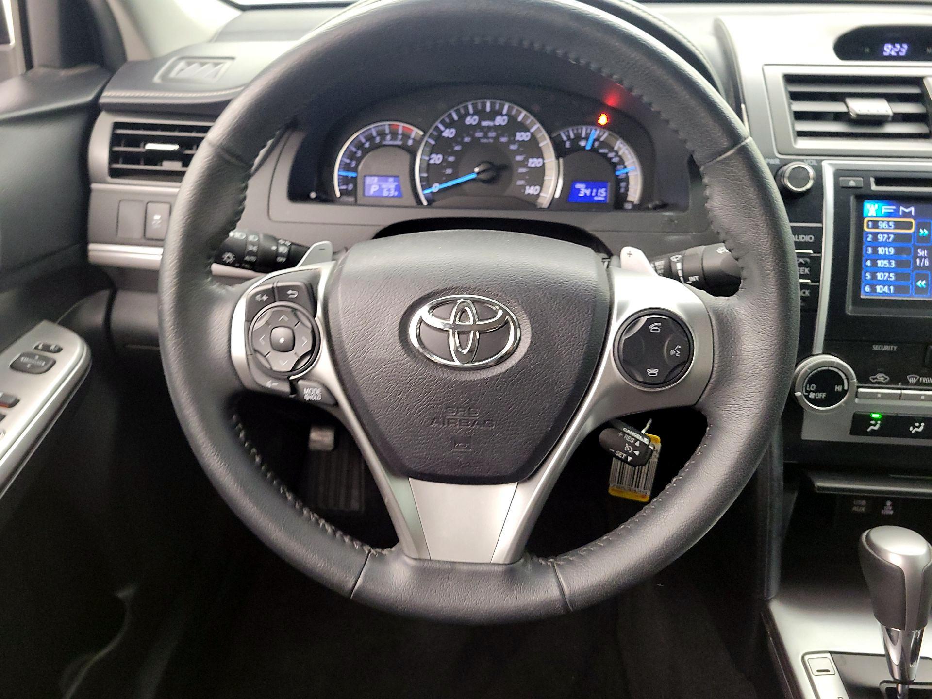 Thumbnail: 2014 Toyota Camry - 10