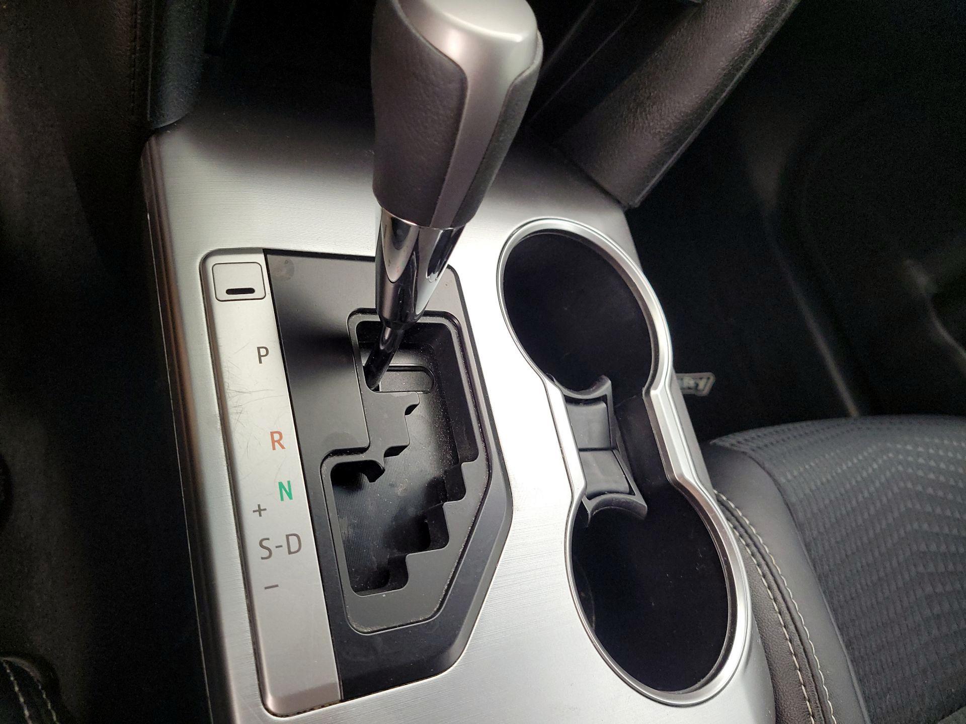 Thumbnail: 2014 Toyota Camry - 16