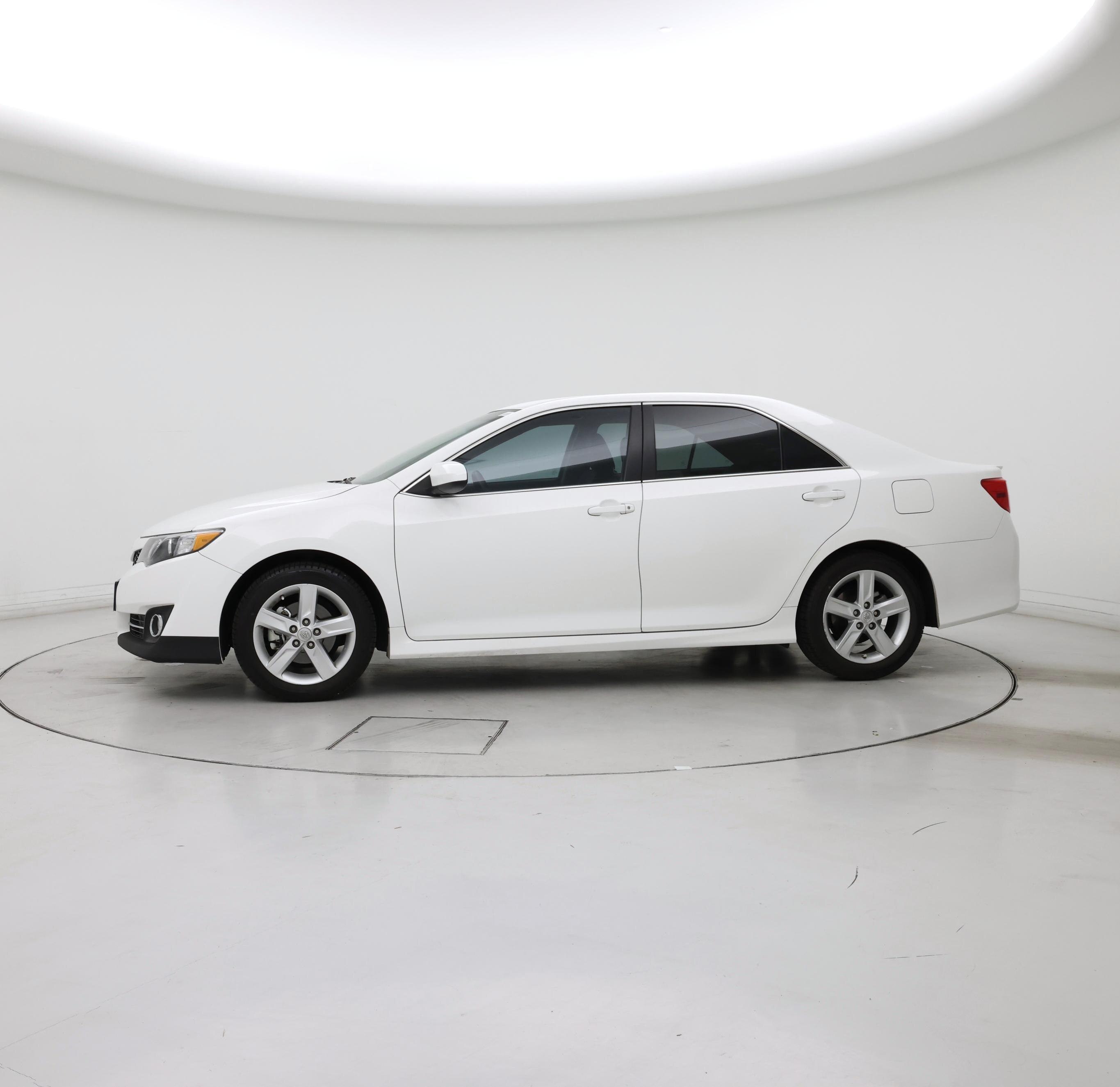 Thumbnail: 2014 Toyota Camry - 3