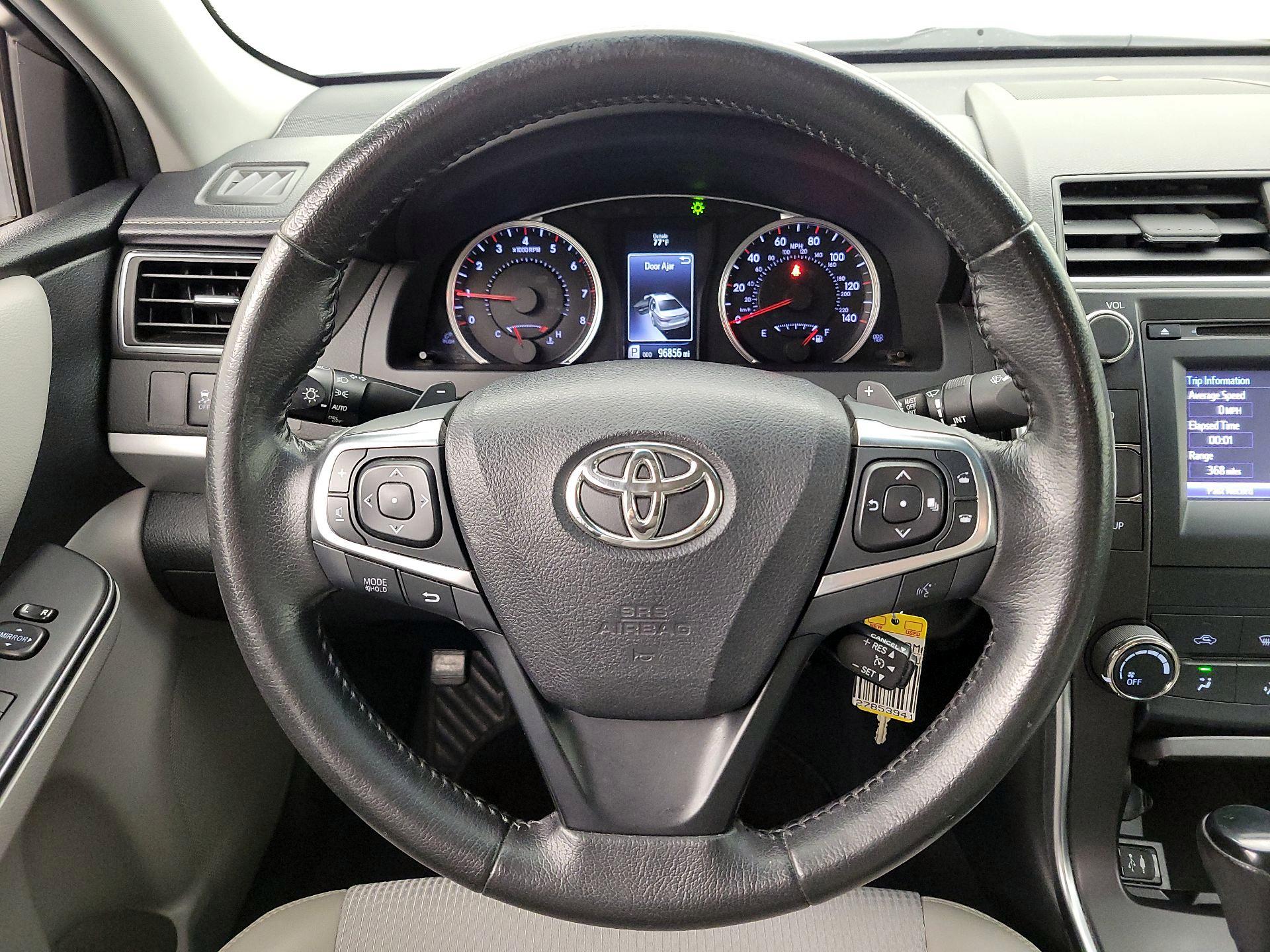 Thumbnail: 2016 Toyota Camry - 10