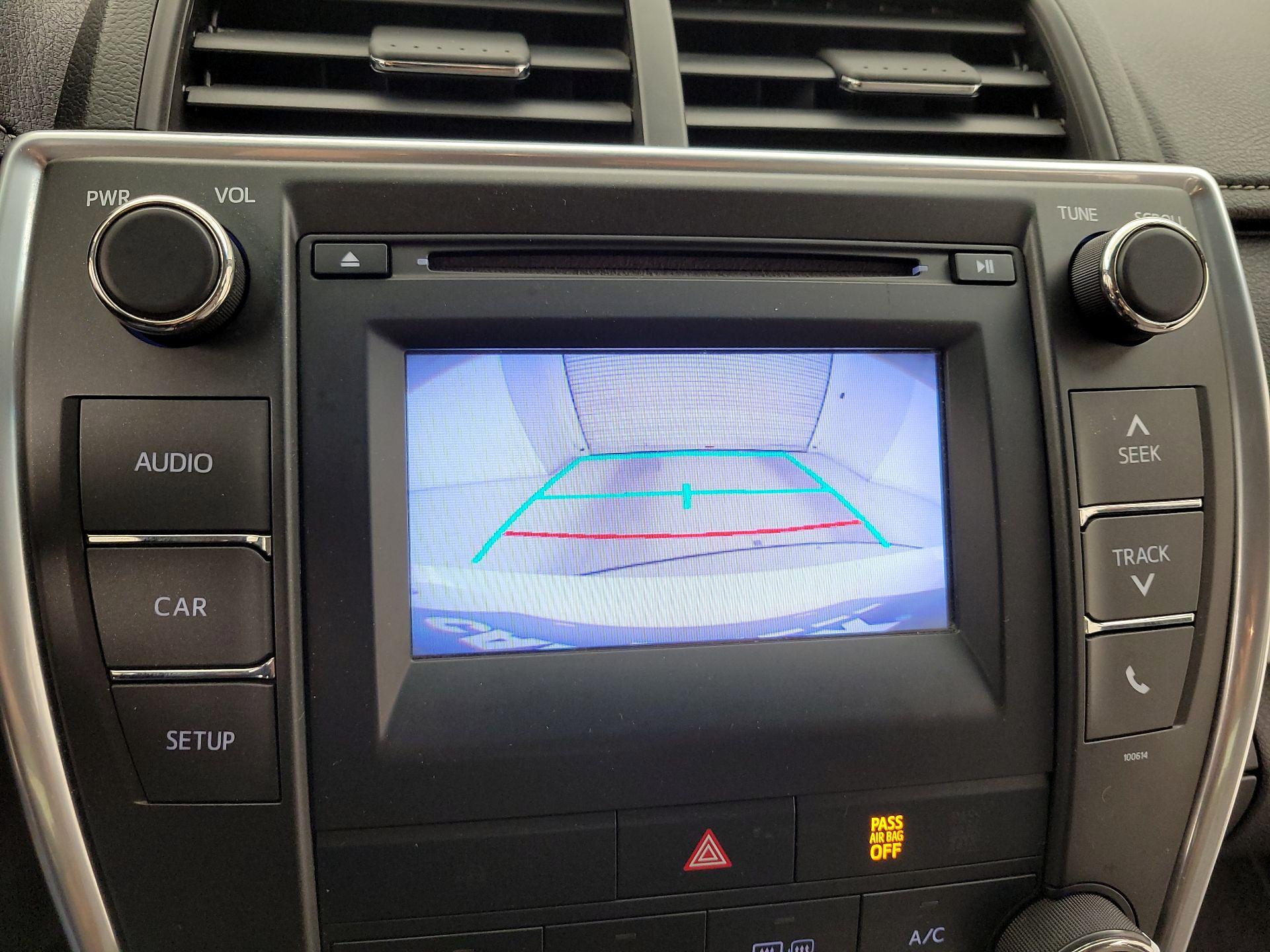 Thumbnail: 2016 Toyota Camry - 14