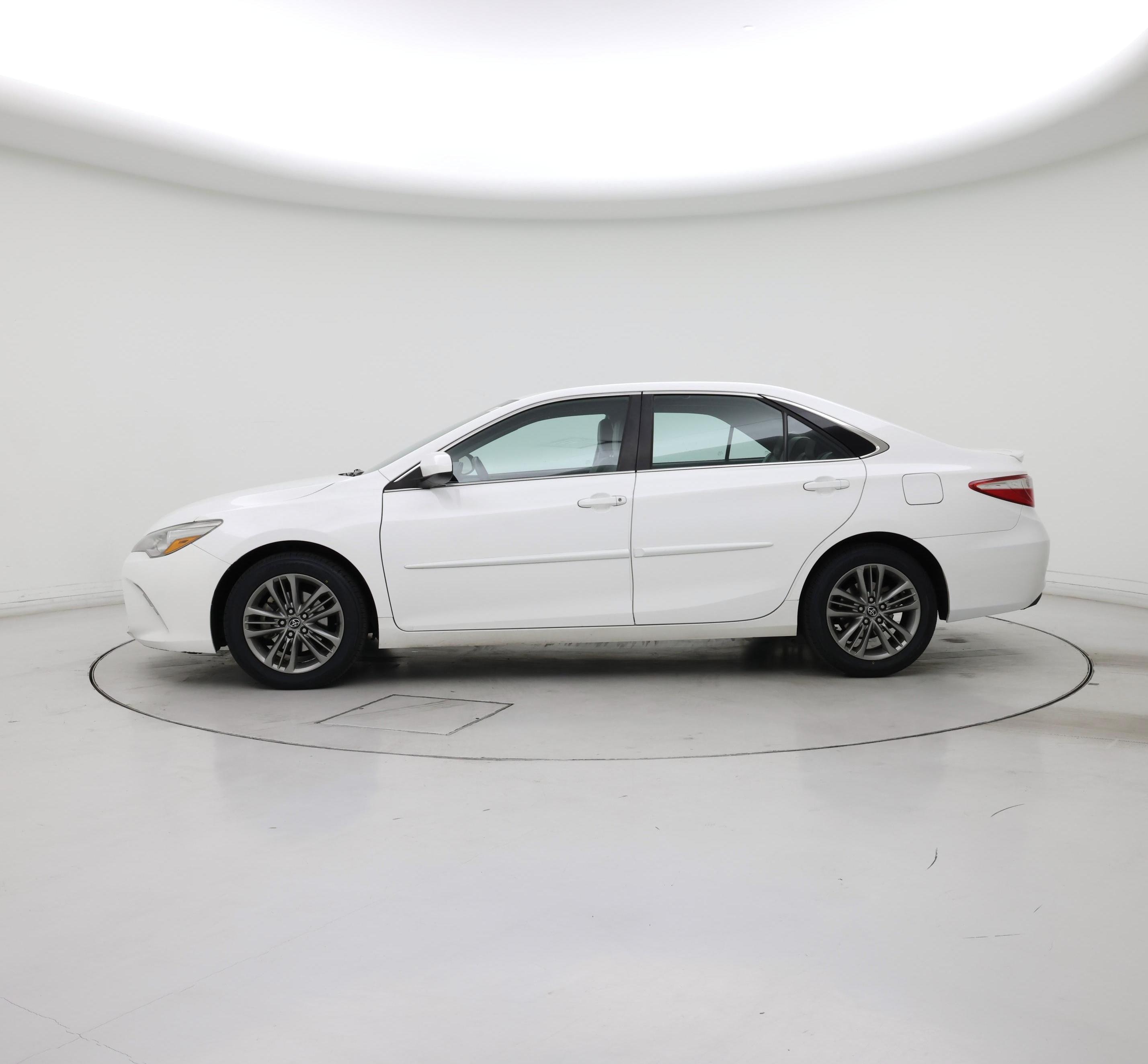 Thumbnail: 2016 Toyota Camry - 3