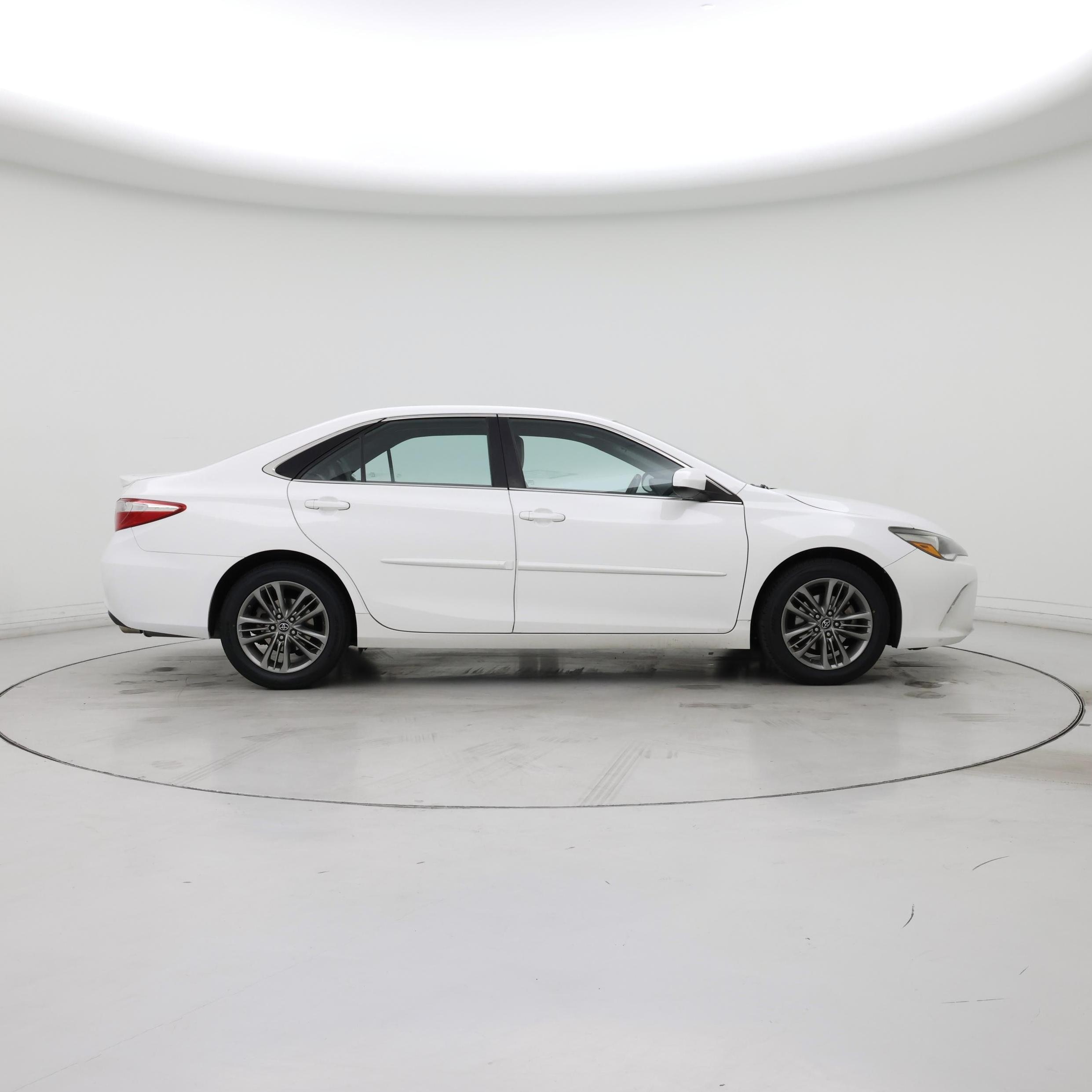 Thumbnail: 2016 Toyota Camry - 7