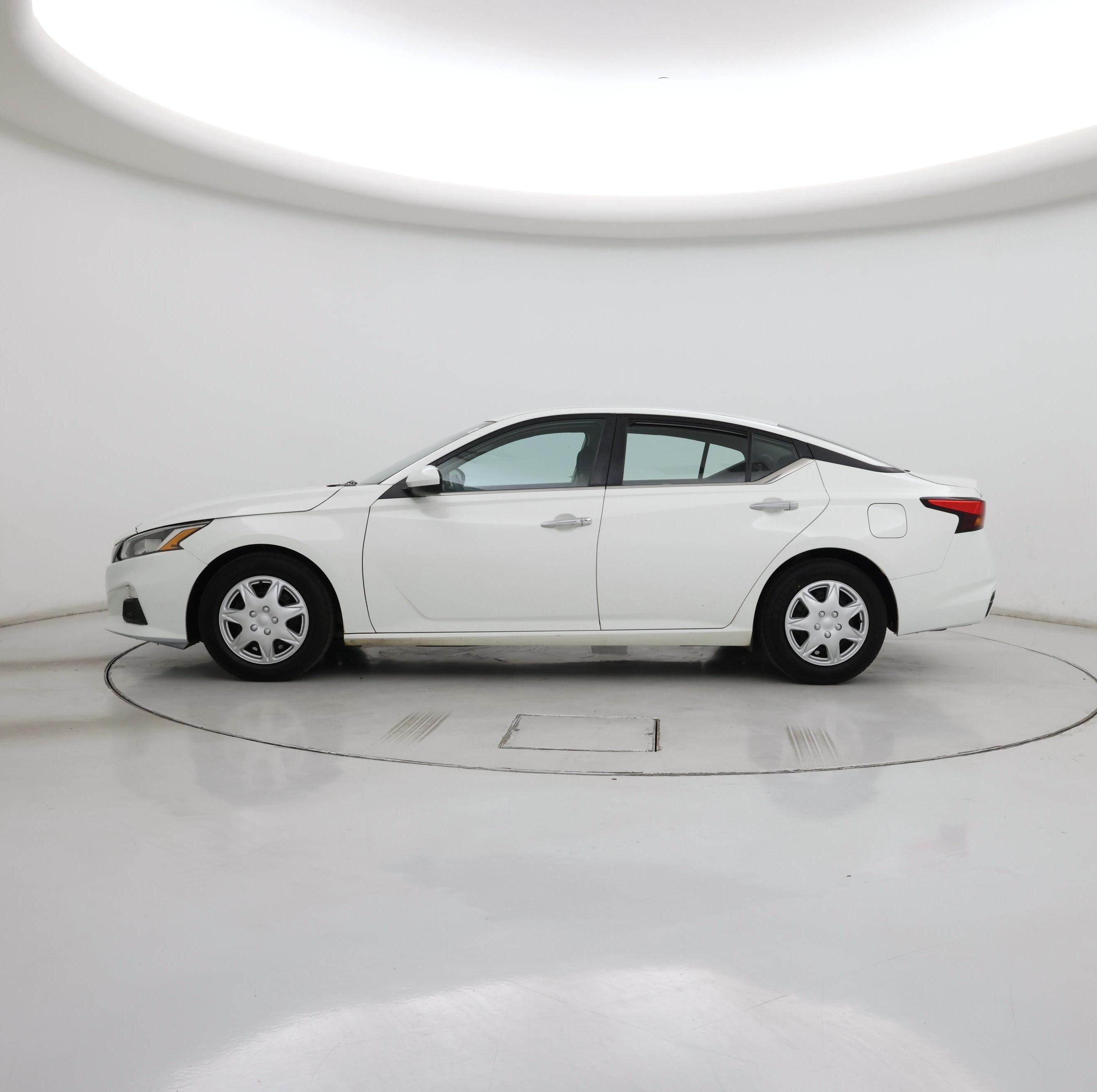 Thumbnail: 2021 Nissan Altima - 3