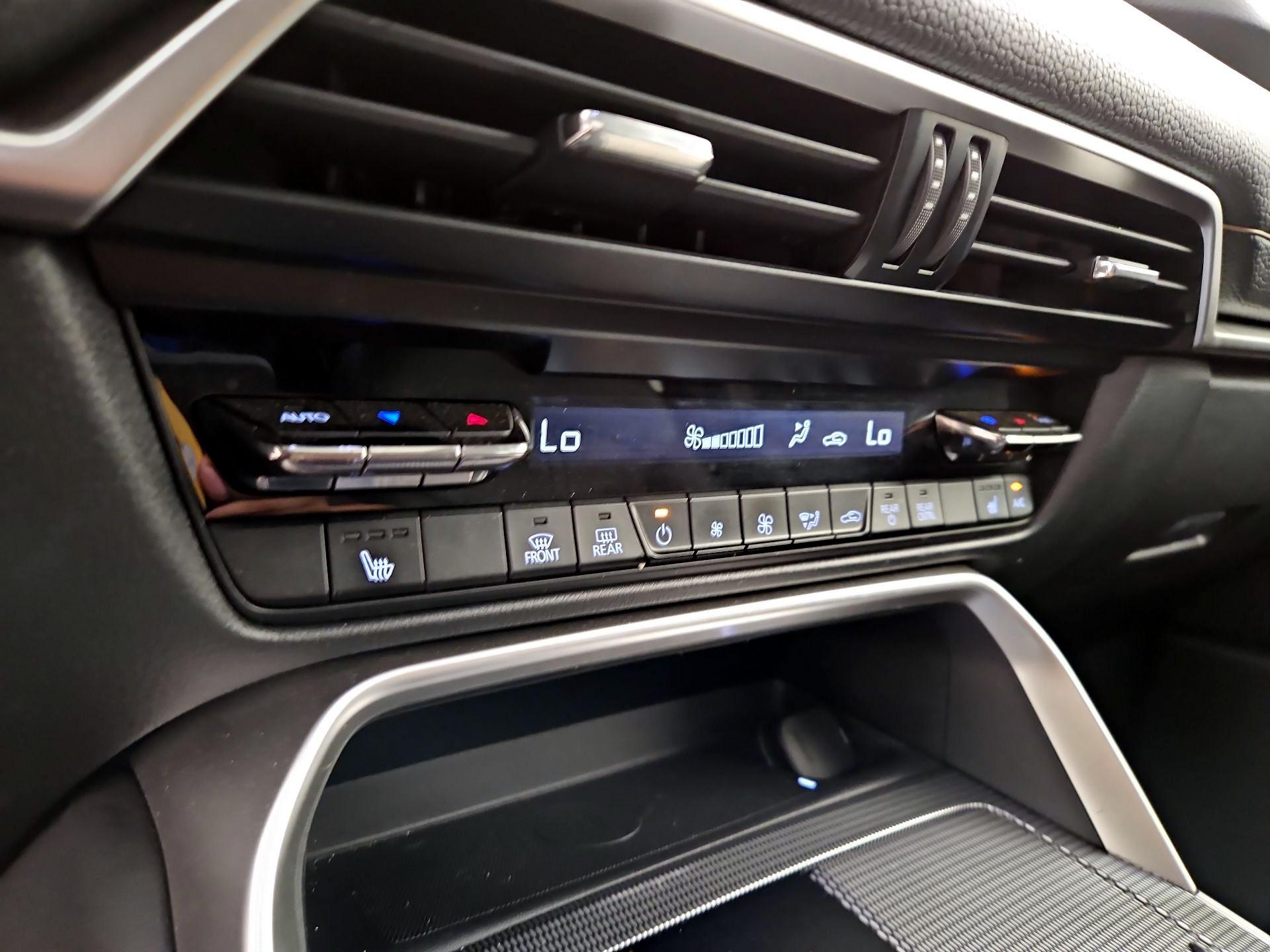 Thumbnail: 2024 Mazda CX-90 - 16
