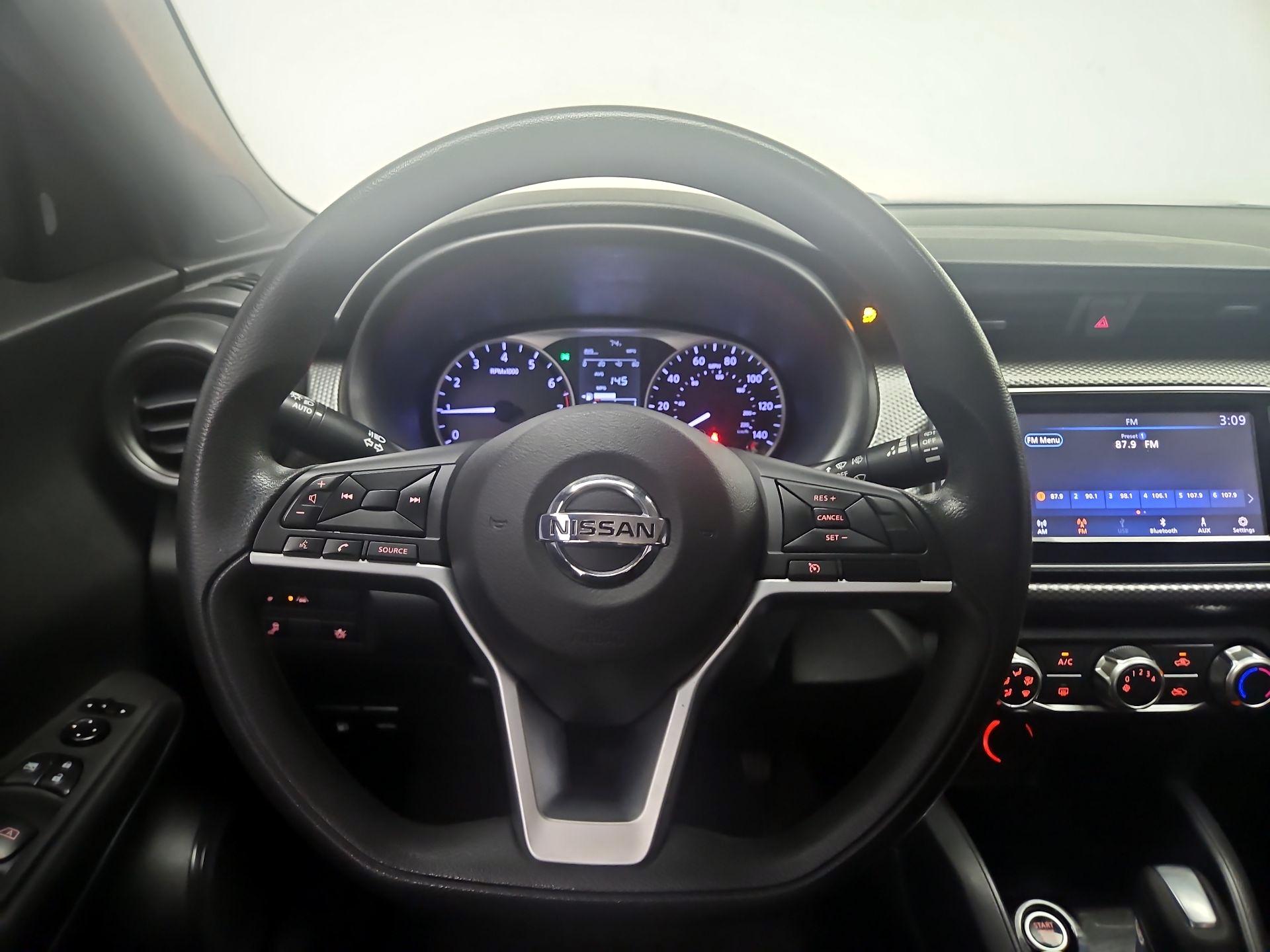 Thumbnail: 2020 Nissan Kicks - 10