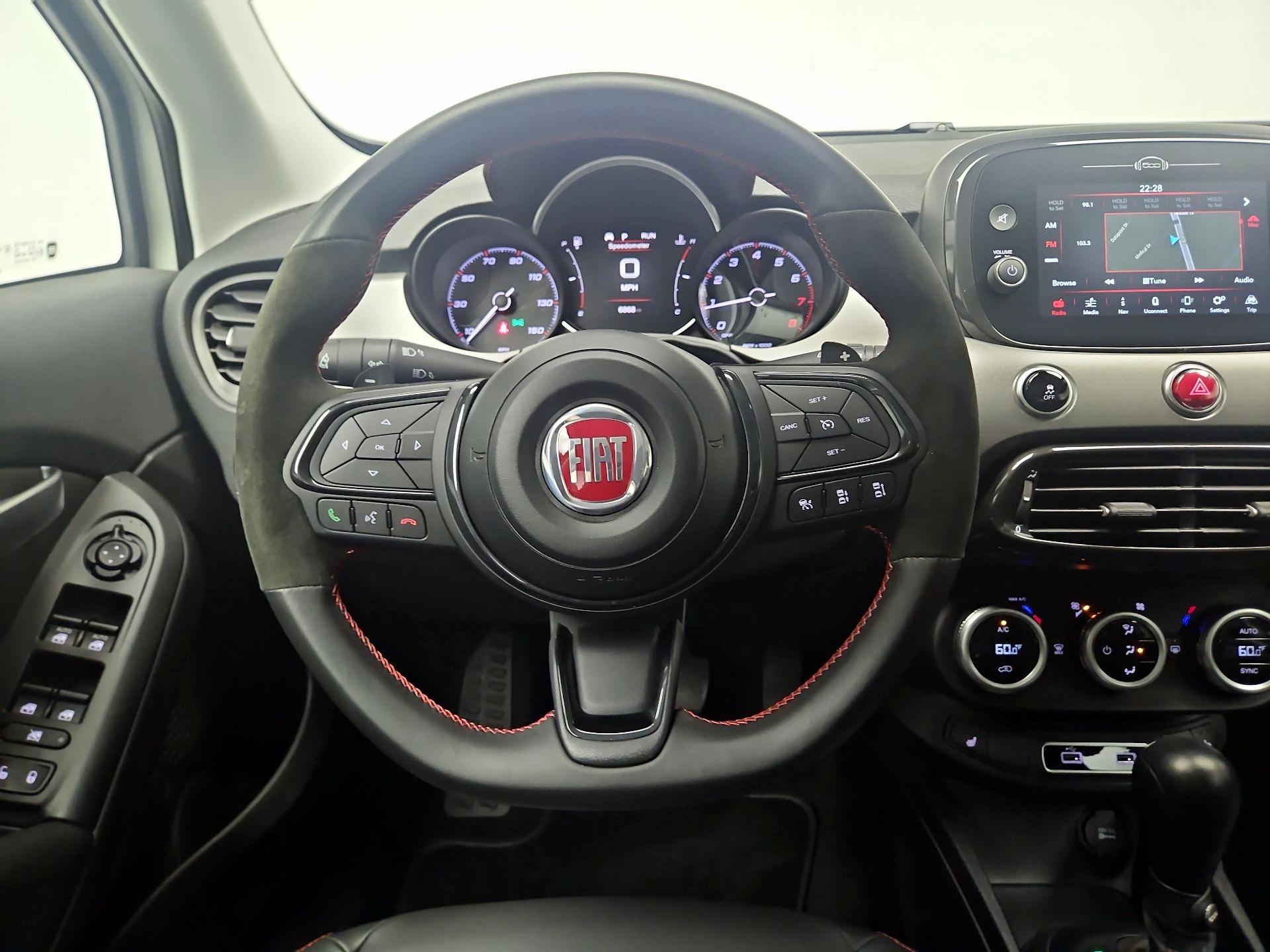Thumbnail: 2023 Fiat 500X - 10