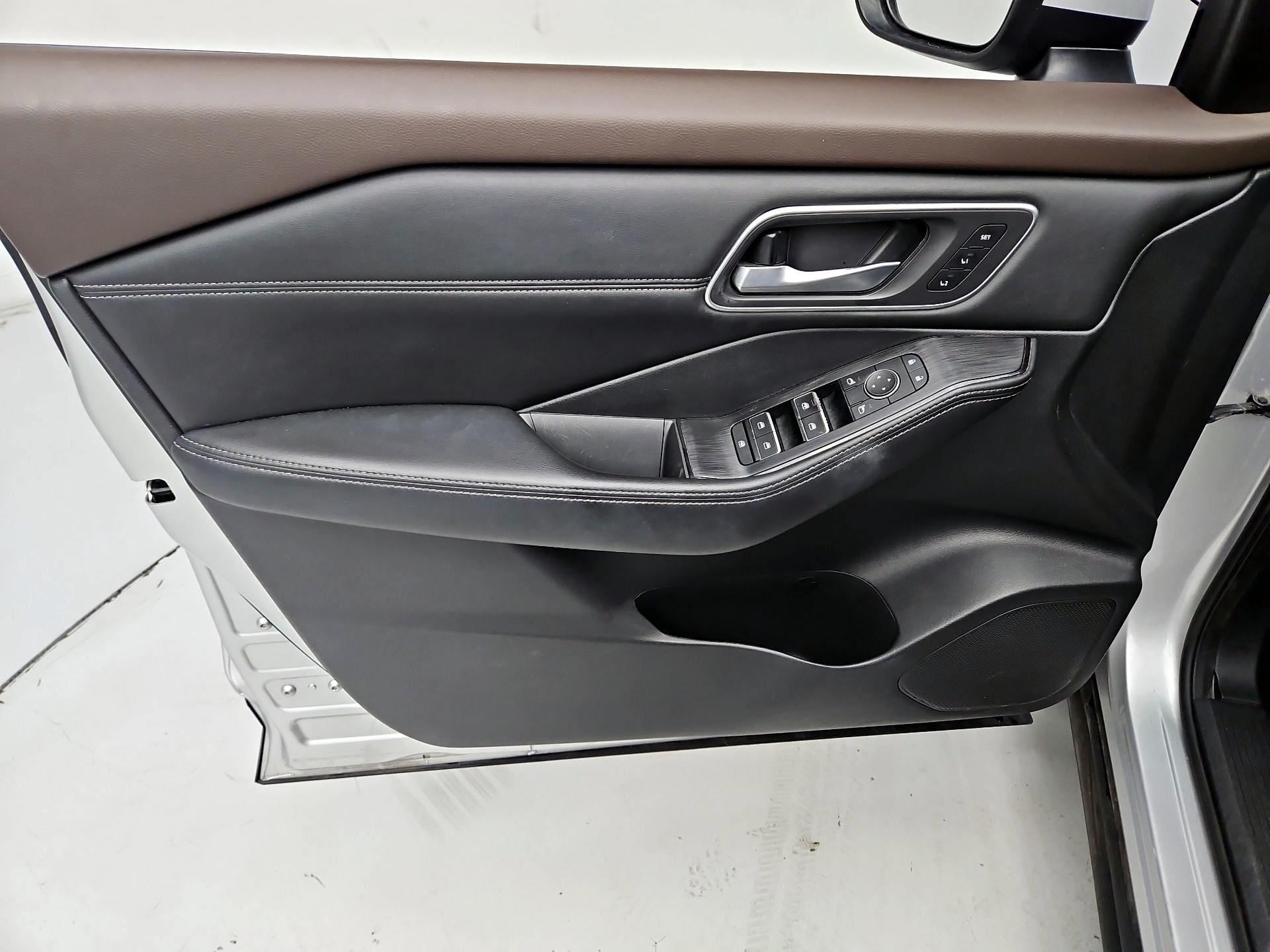 Thumbnail: 2021 Nissan Rogue - 12