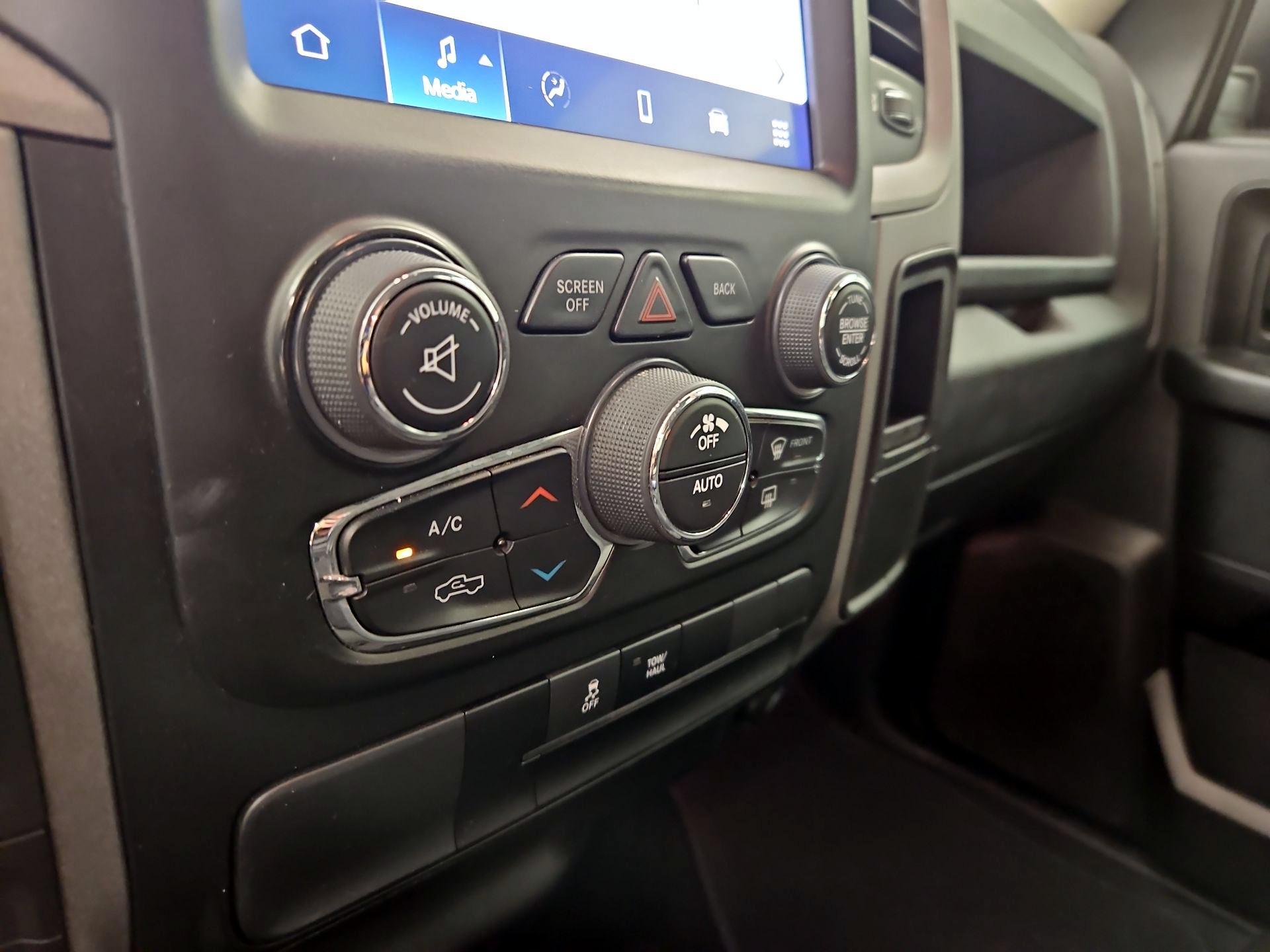 Thumbnail: 2023 RAM 1500 Classic - 16