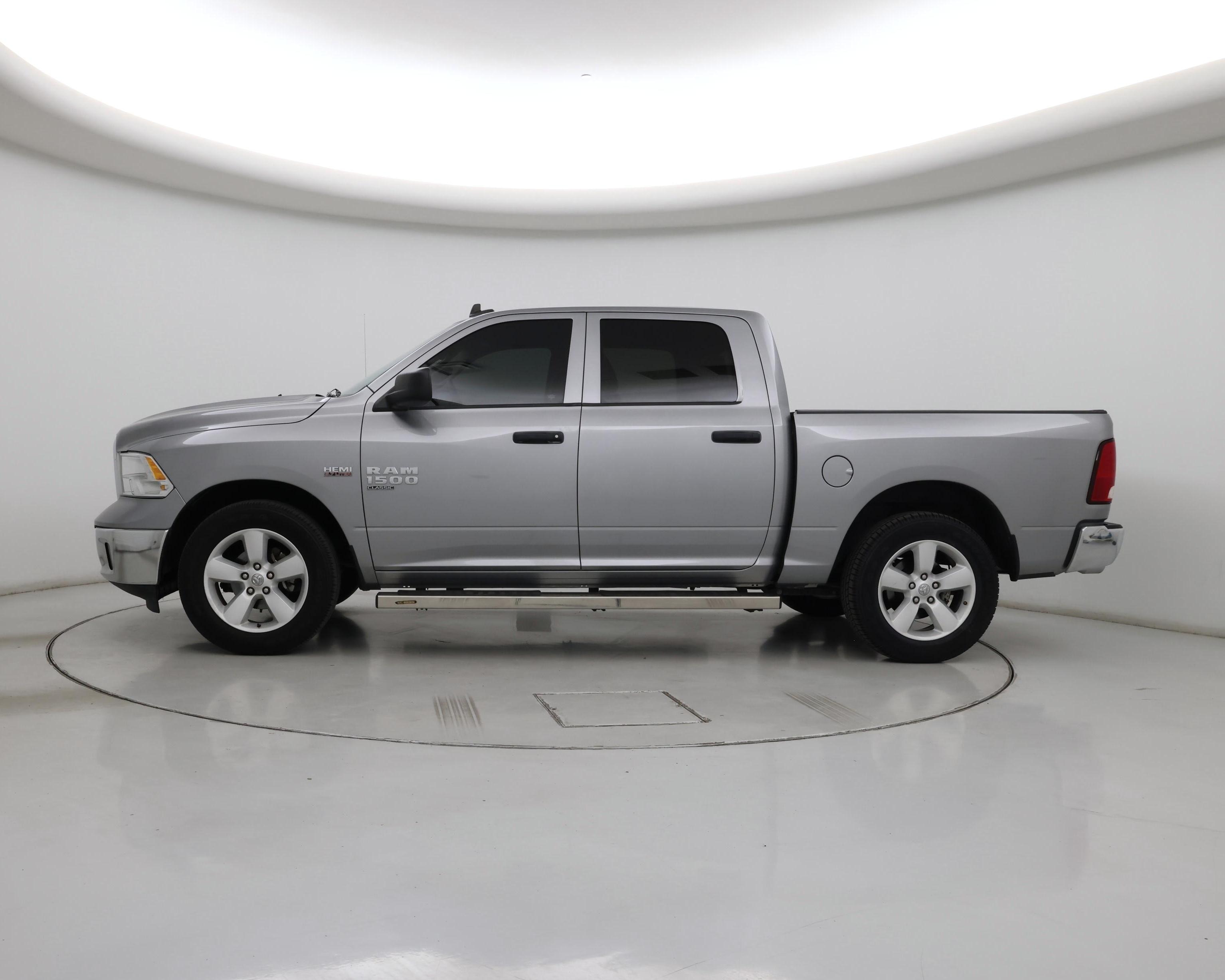 Thumbnail: 2023 RAM 1500 Classic - 3