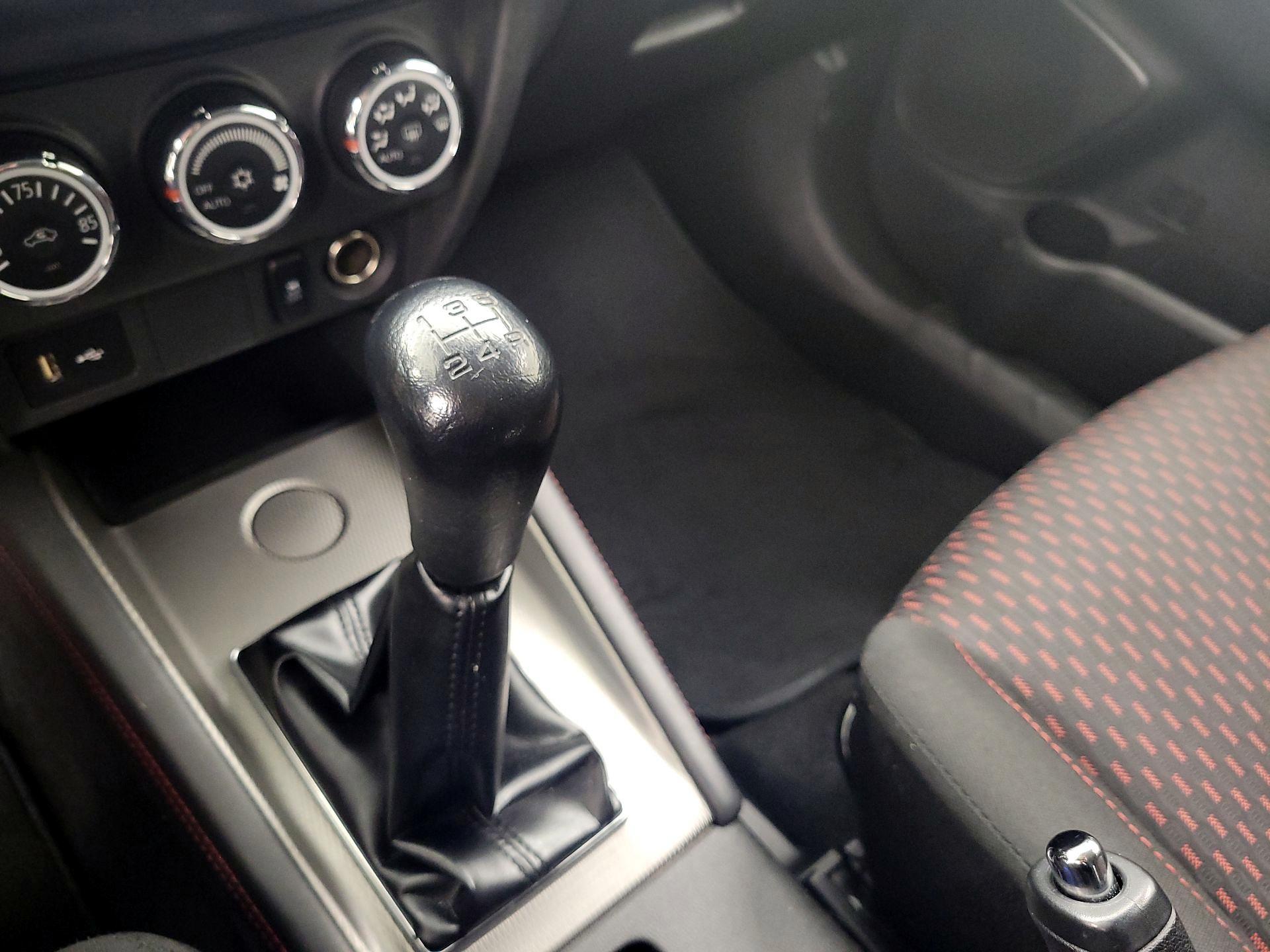 Thumbnail: 2018 Mitsubishi Outlander Sport - 17