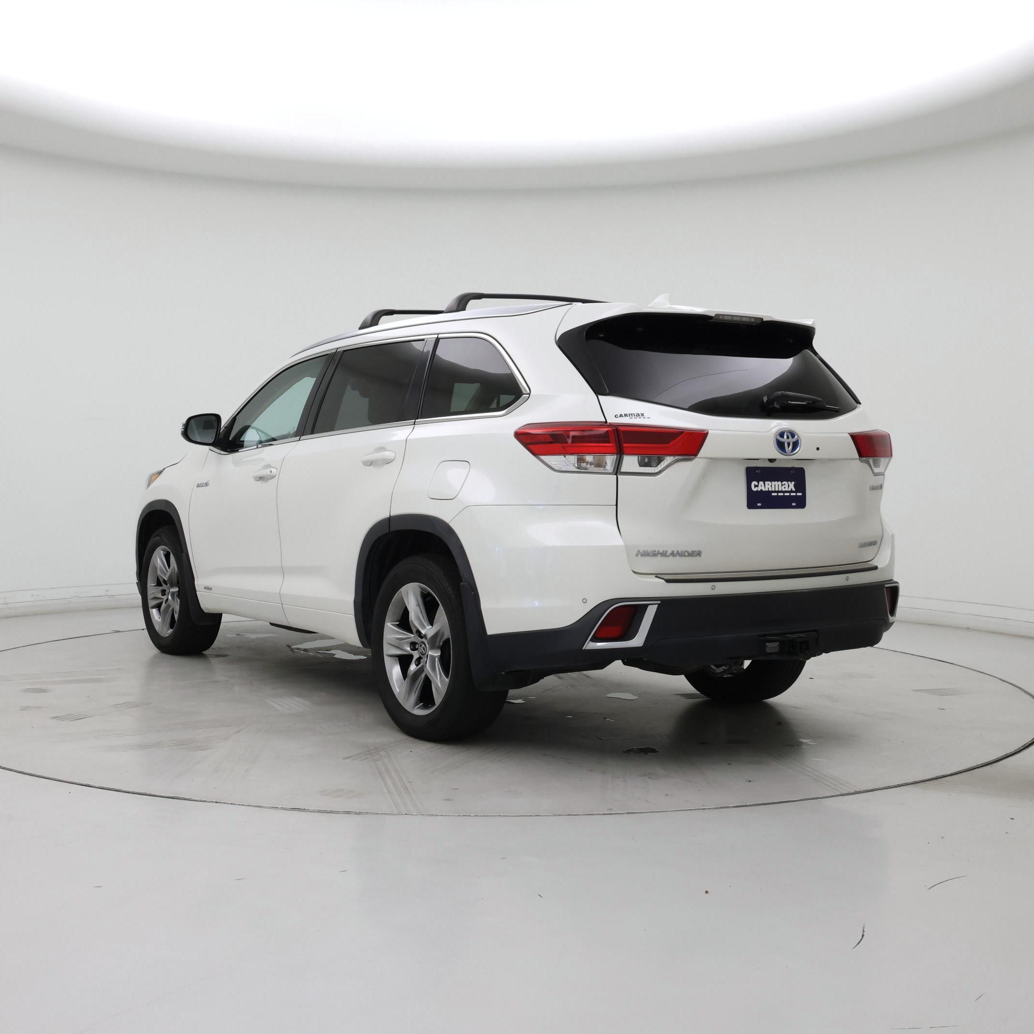 Thumbnail: 2019 Toyota Highlander - 2
