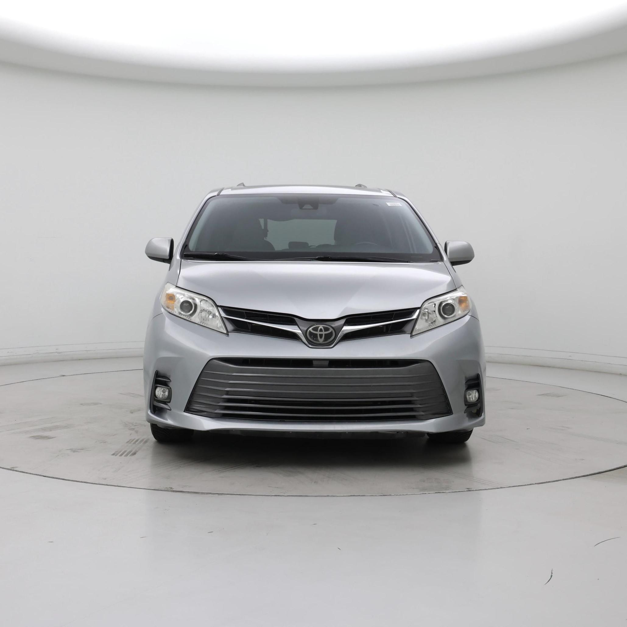 Thumbnail: 2019 Toyota Sienna - 5