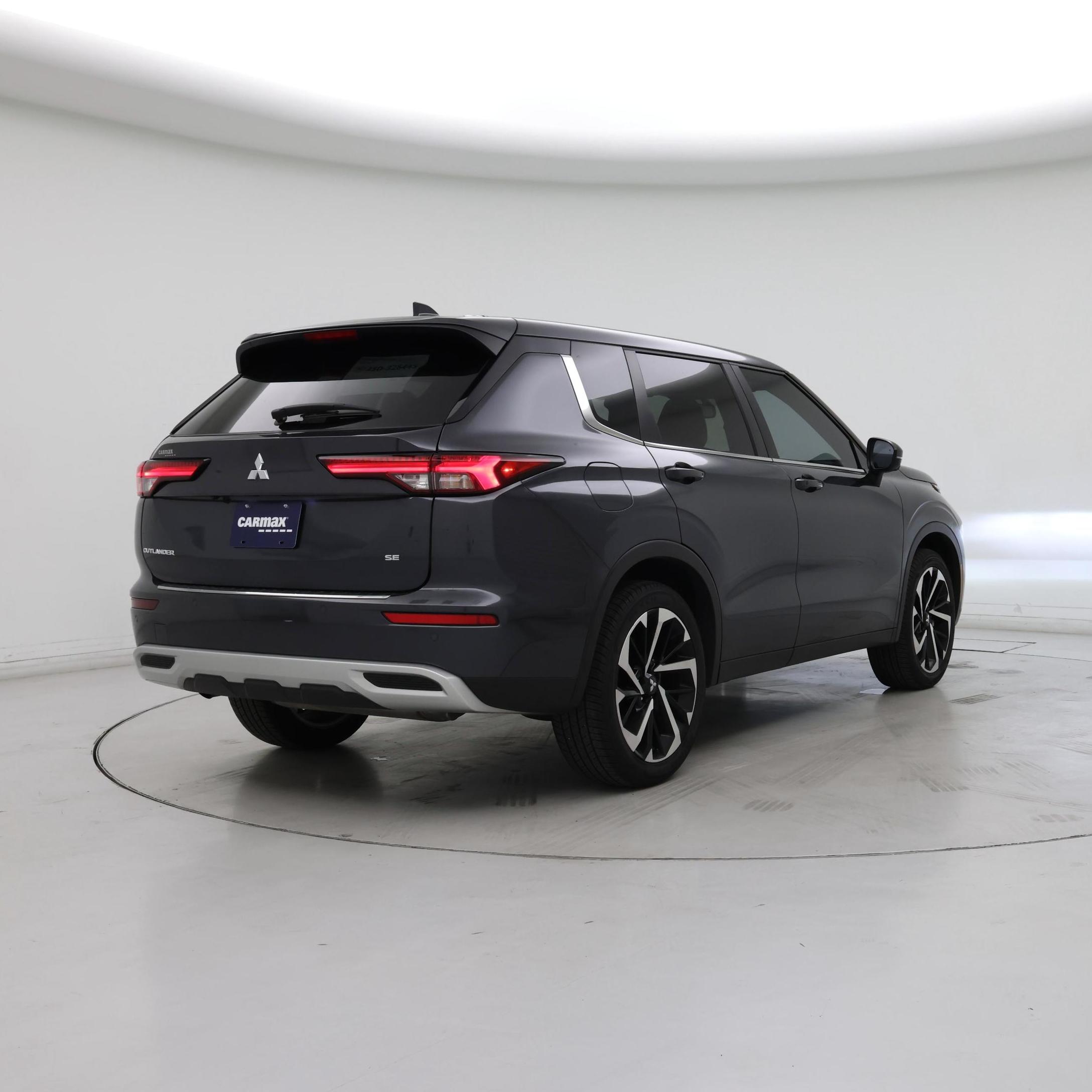 Thumbnail: 2024 Mitsubishi Outlander - 8