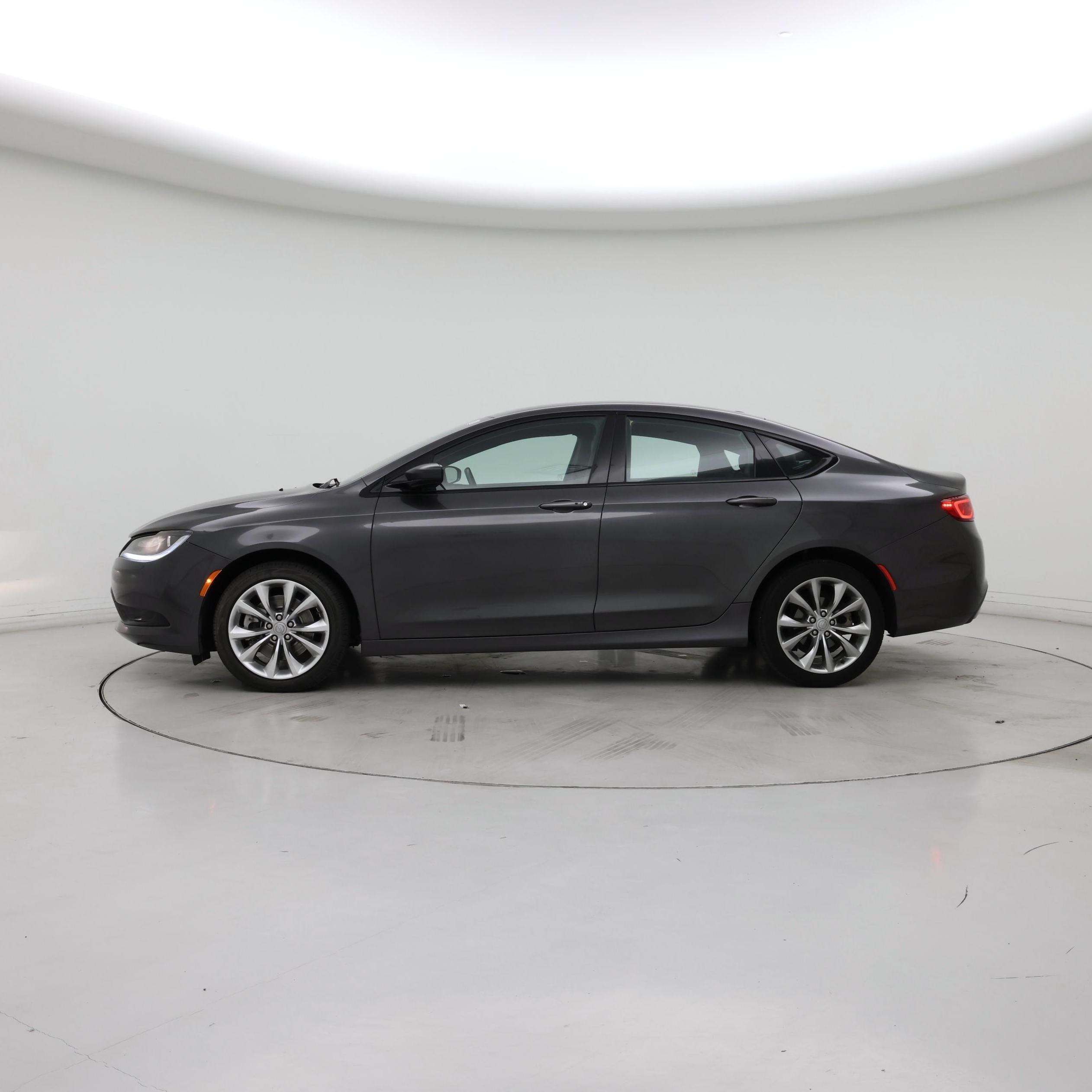Thumbnail: 2015 Chrysler 200 - 3
