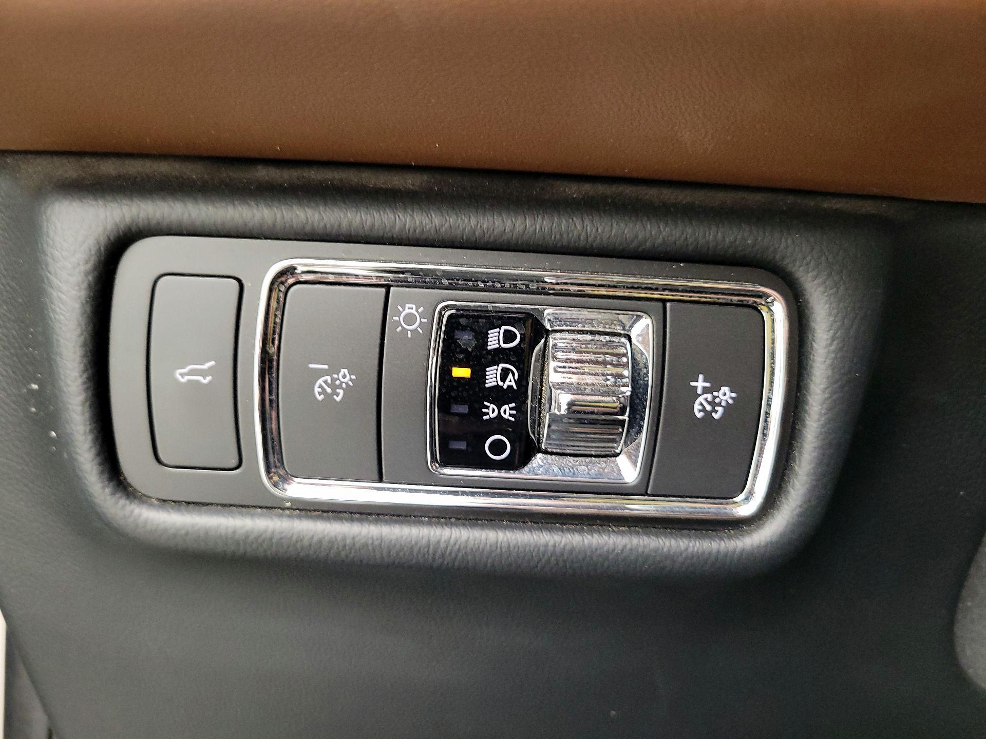 Thumbnail: 2022 Lincoln Aviator - 13