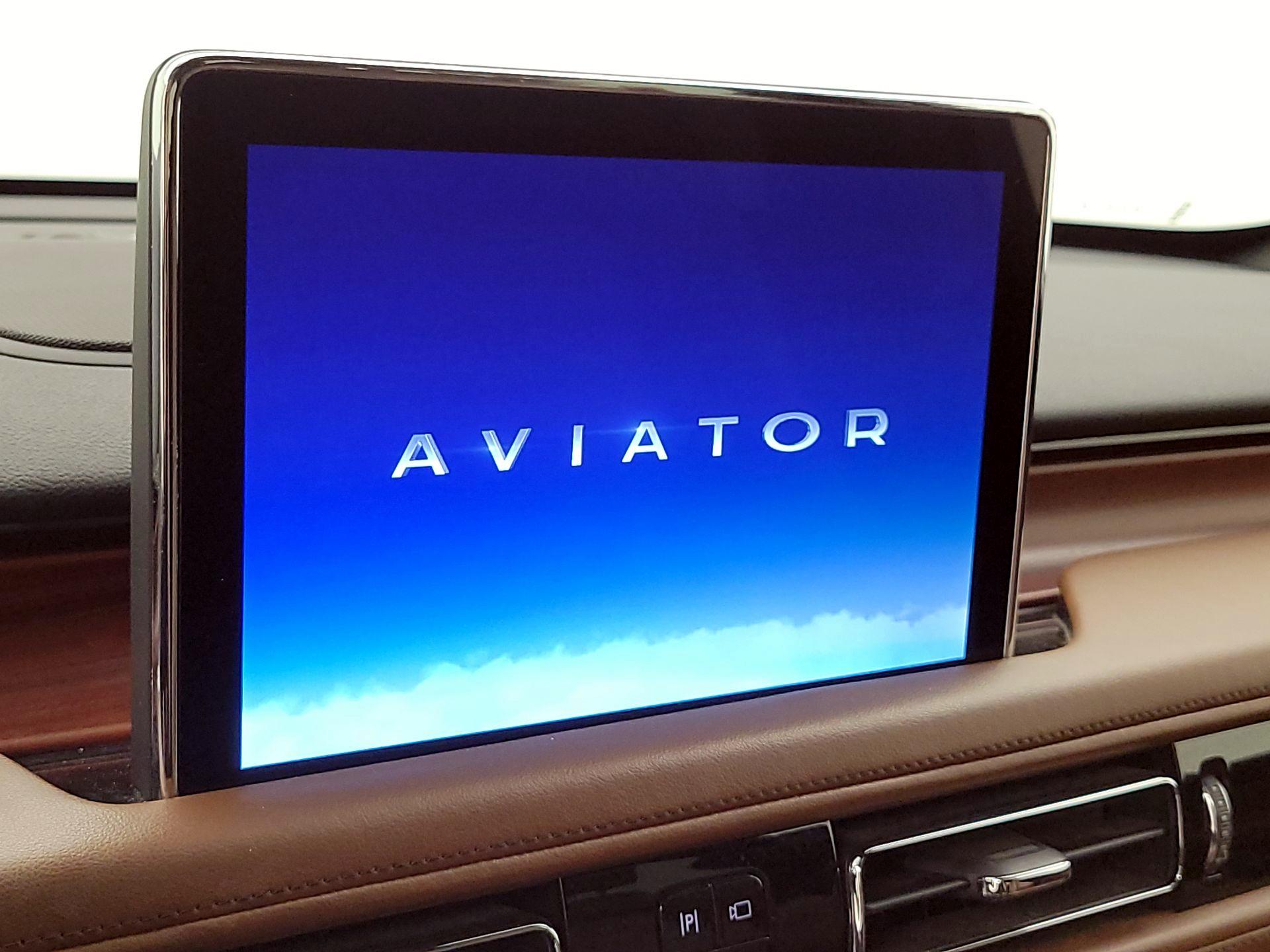 Thumbnail: 2022 Lincoln Aviator - 15
