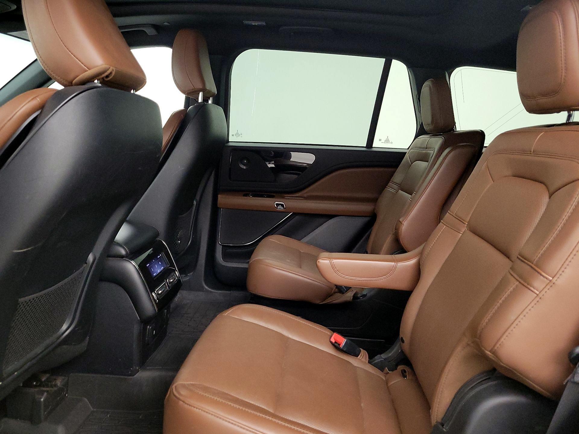 Thumbnail: 2022 Lincoln Aviator - 19