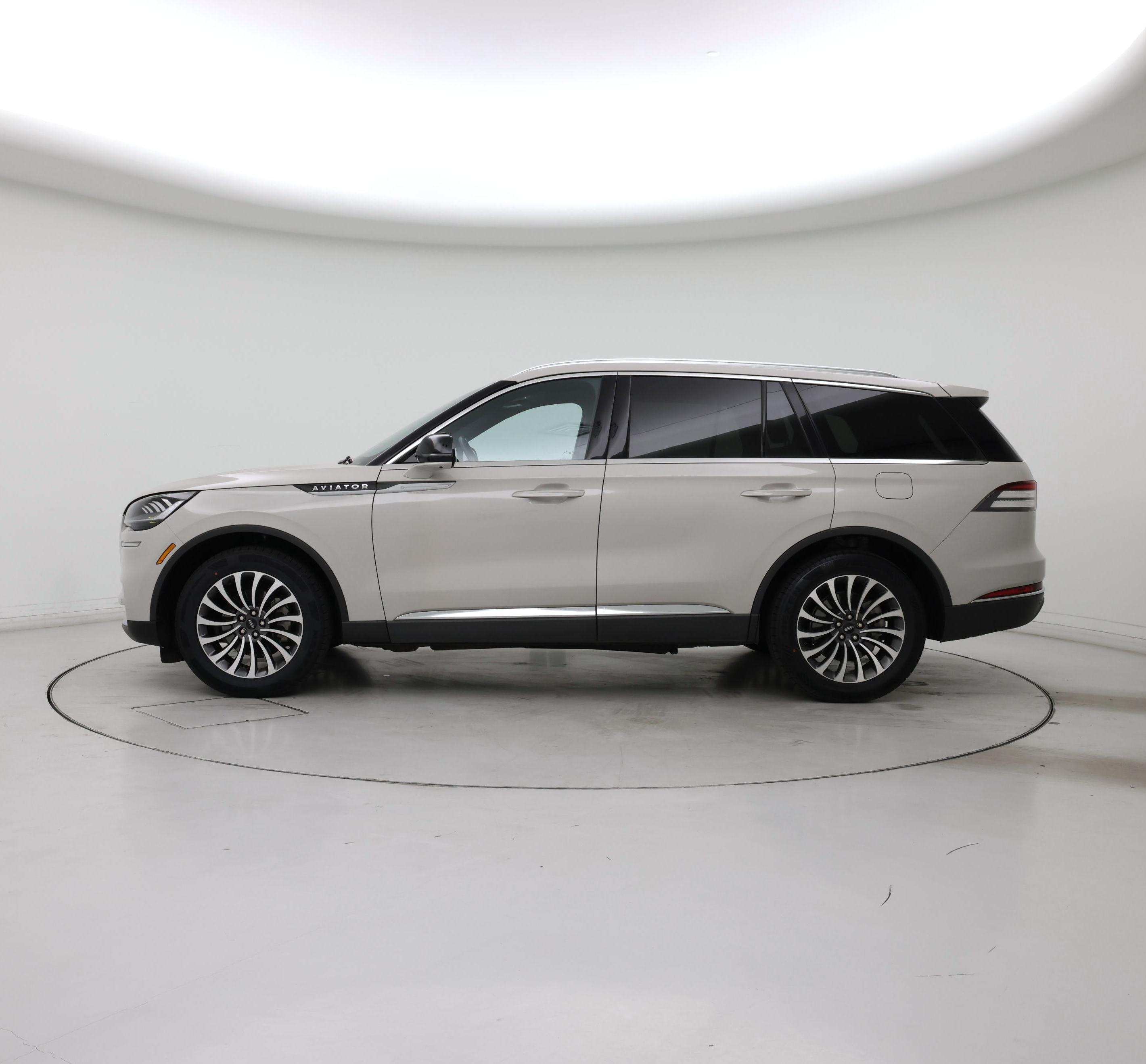 Thumbnail: 2022 Lincoln Aviator - 3