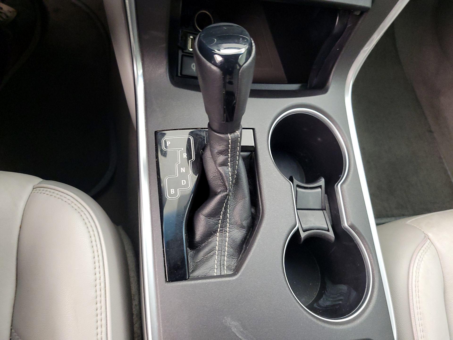 Thumbnail: 2015 Toyota Camry - 17