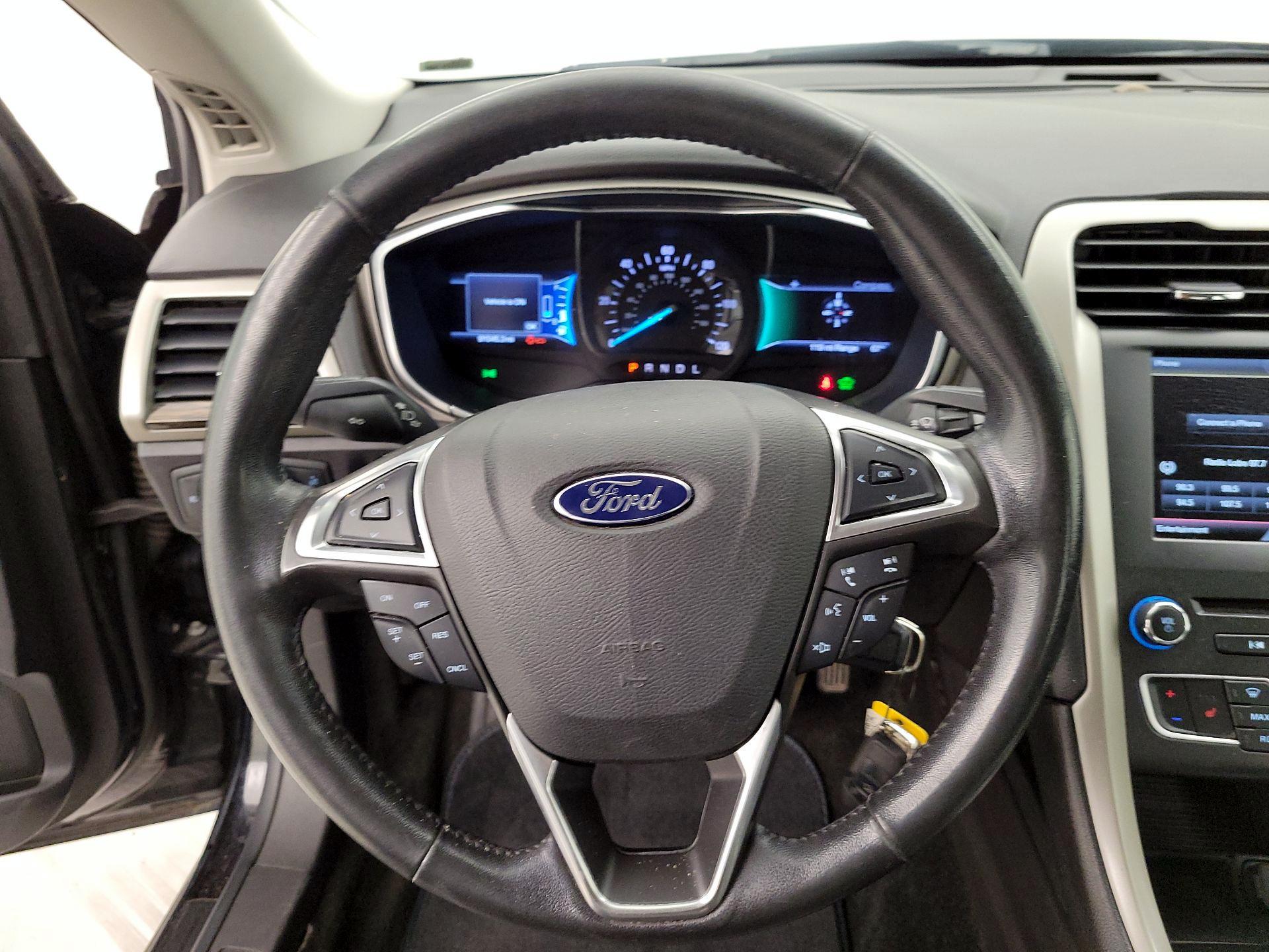 Thumbnail: 2016 Ford Fusion - 10