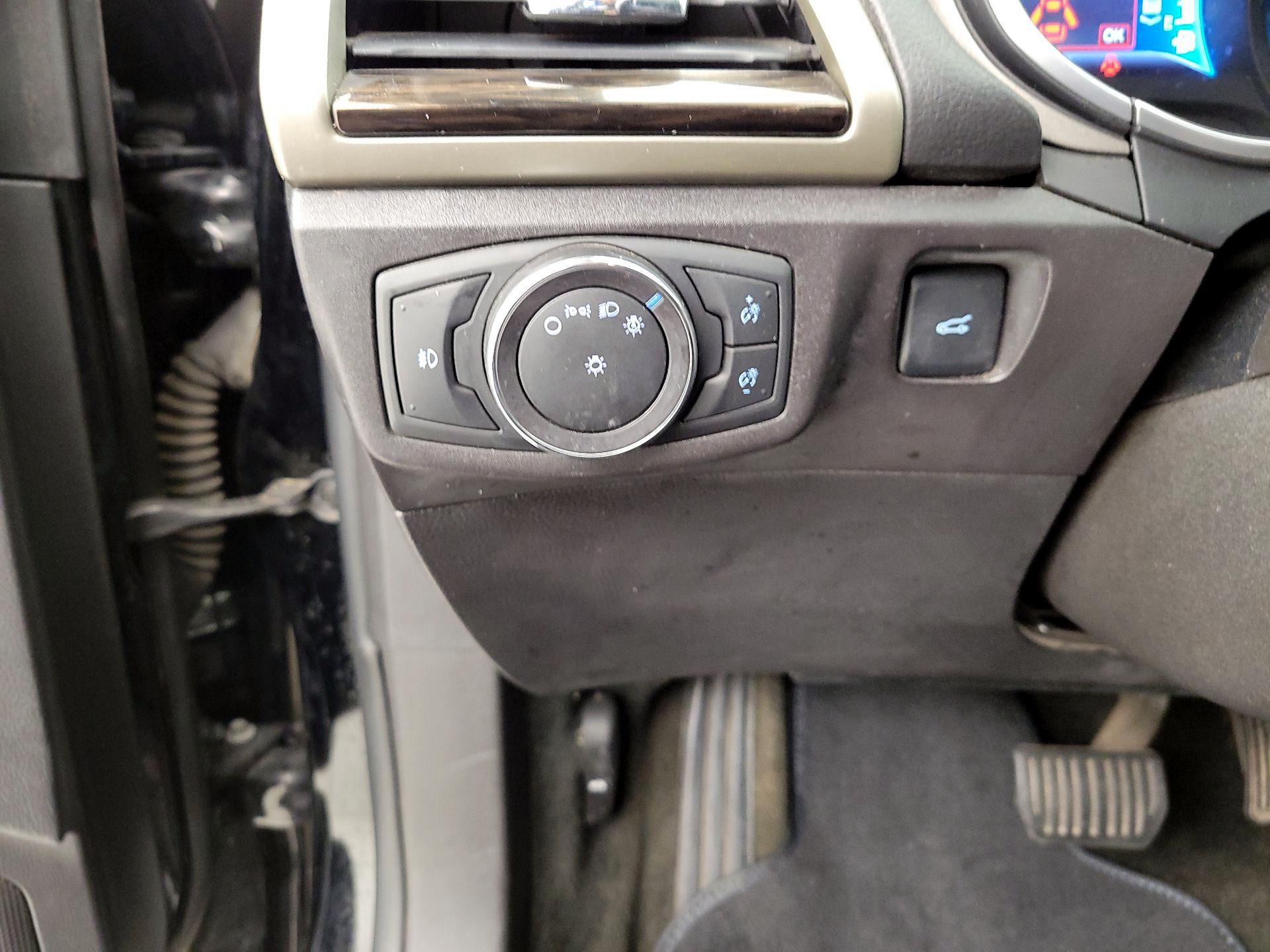 Thumbnail: 2016 Ford Fusion - 13