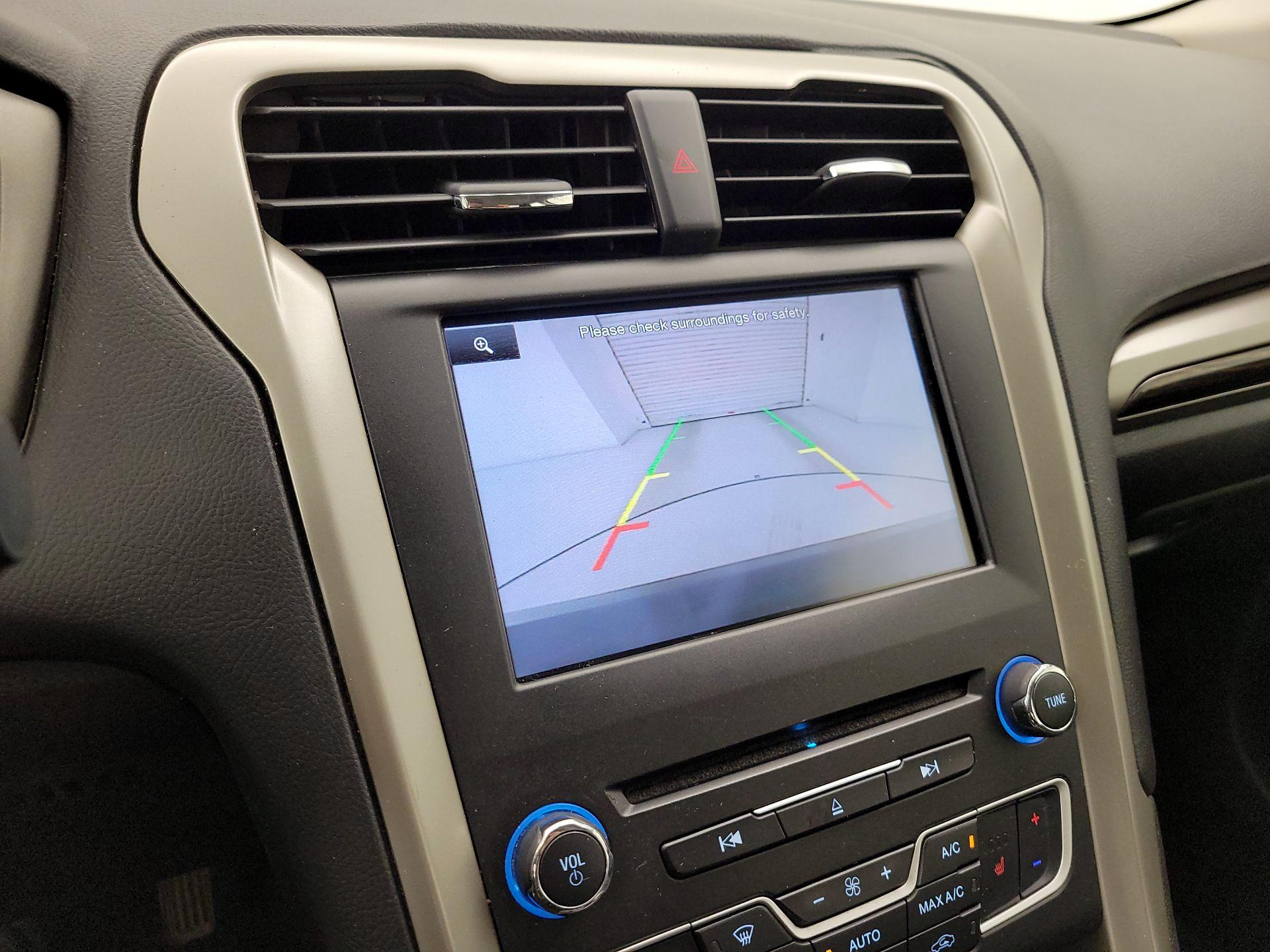 Thumbnail: 2016 Ford Fusion - 14