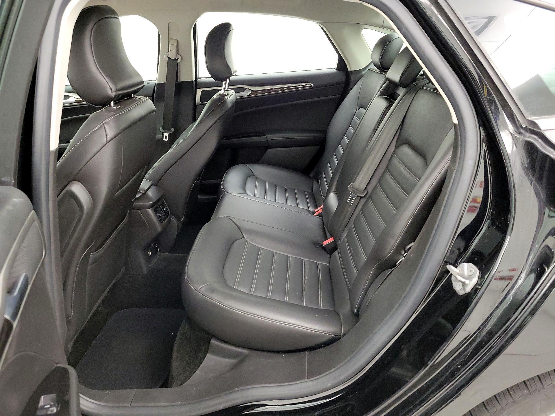 Thumbnail: 2016 Ford Fusion - 18