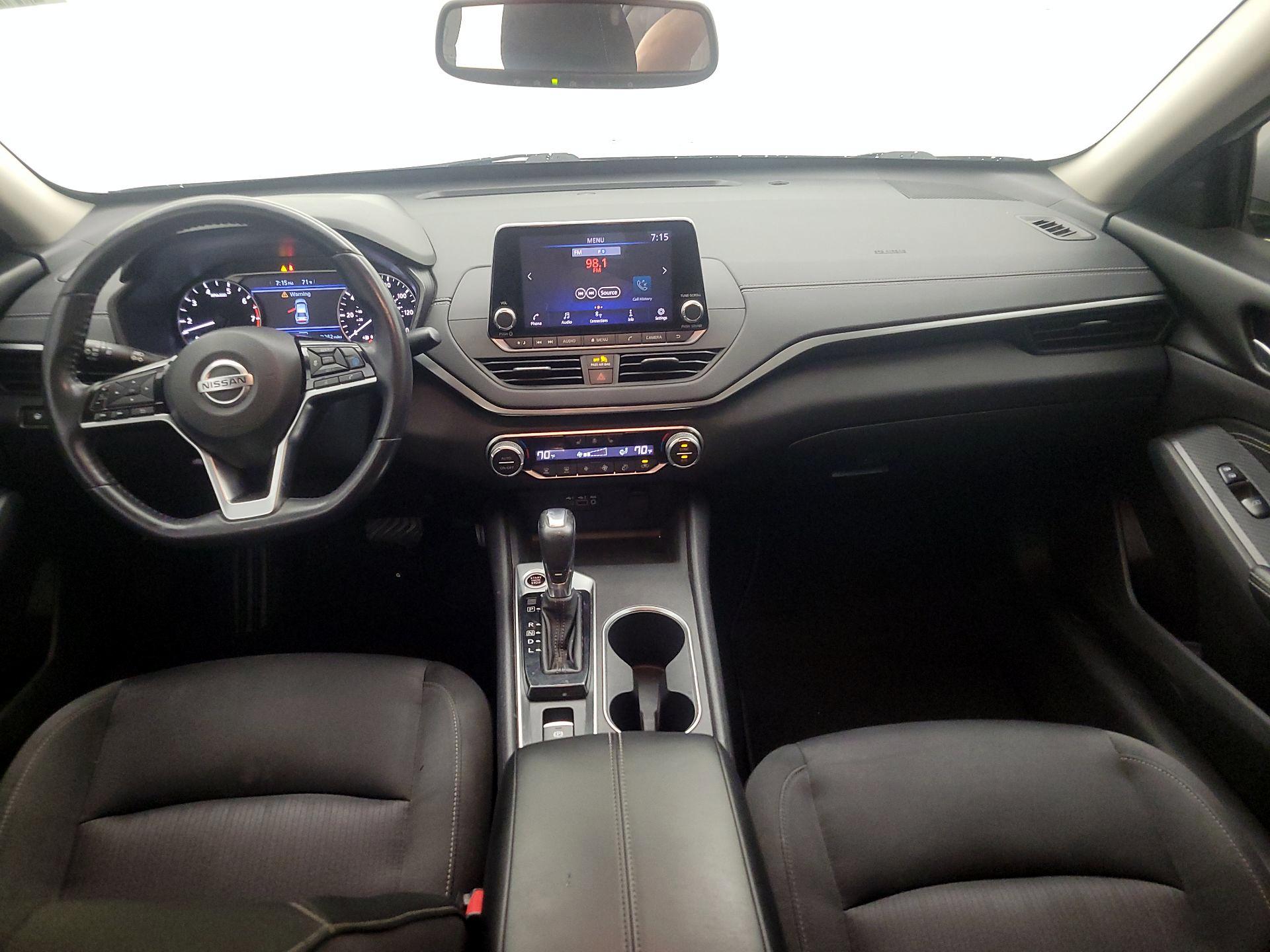 Thumbnail: 2019 Nissan Altima - 9