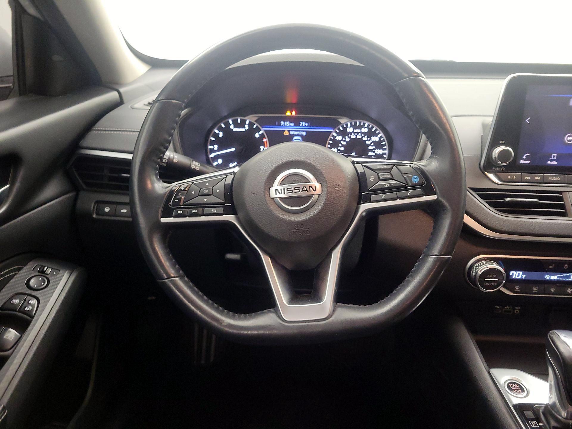 Thumbnail: 2019 Nissan Altima - 10
