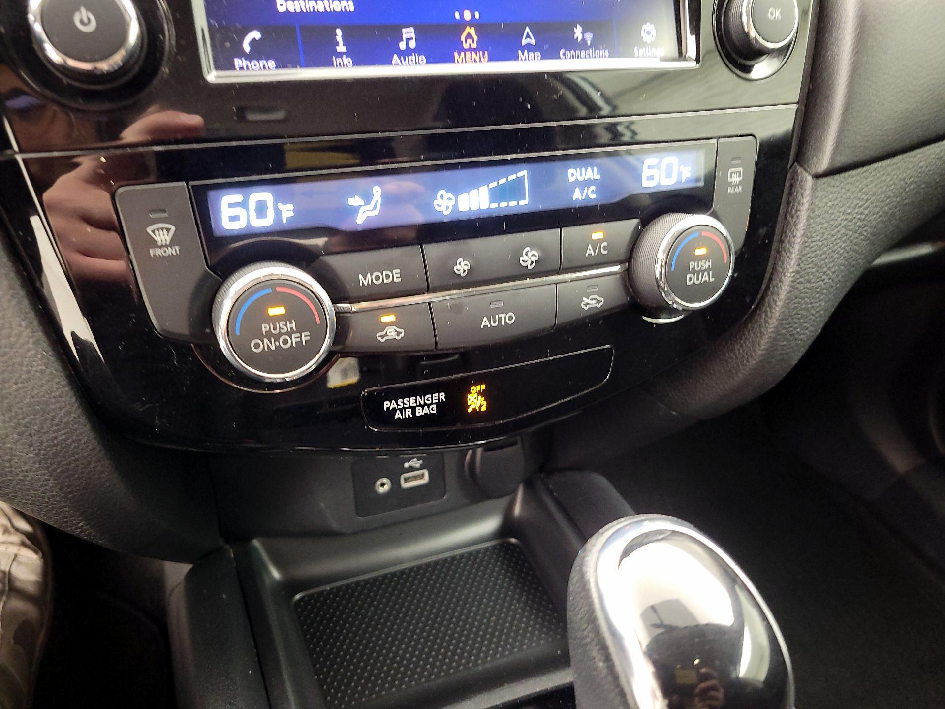 Thumbnail: 2018 Nissan Rogue - 14