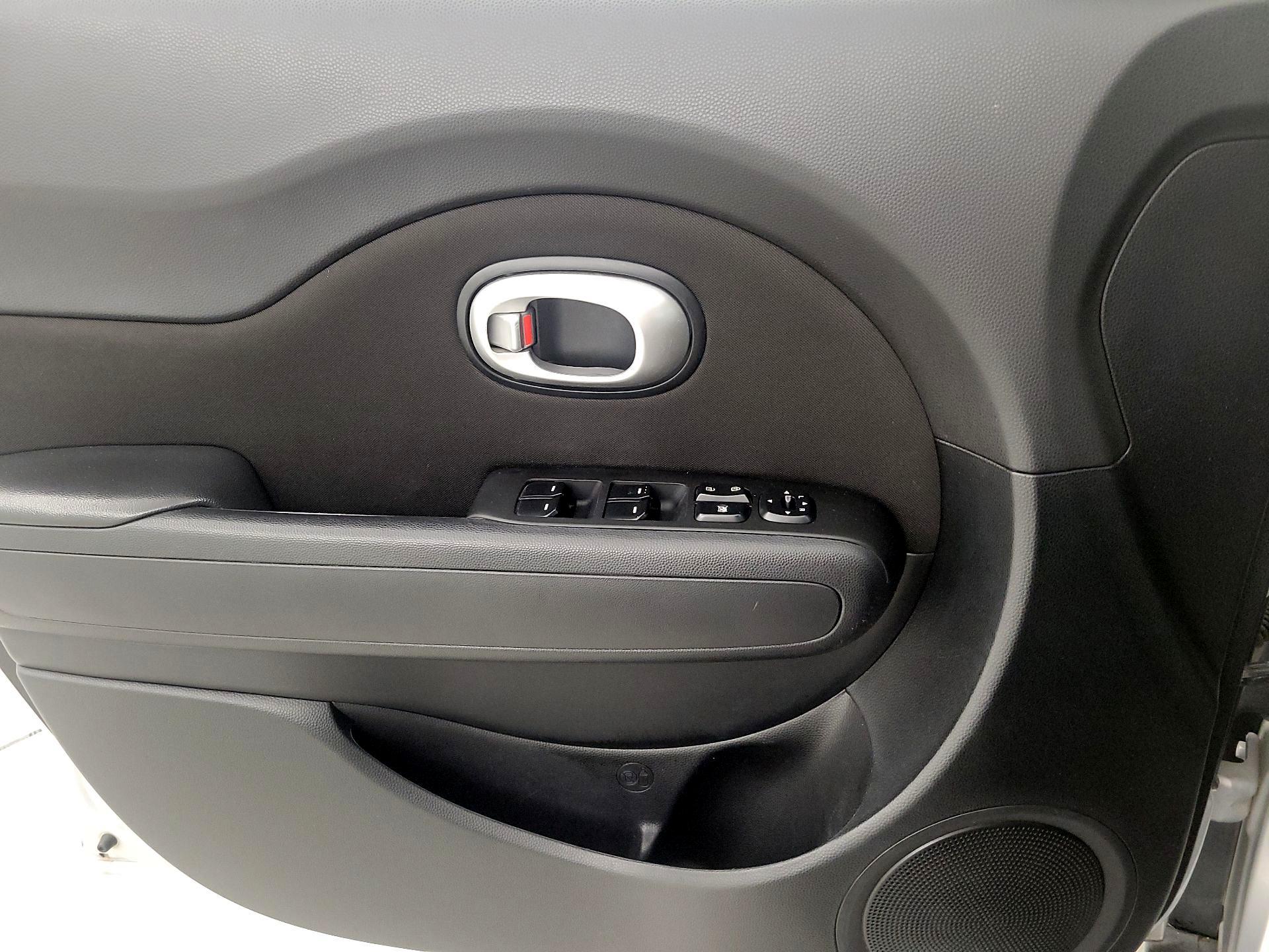 Thumbnail: 2016 Kia Soul - 12