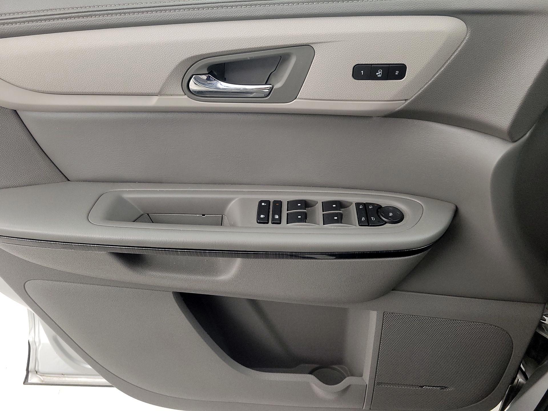Thumbnail: 2016 Chevrolet Traverse - 12