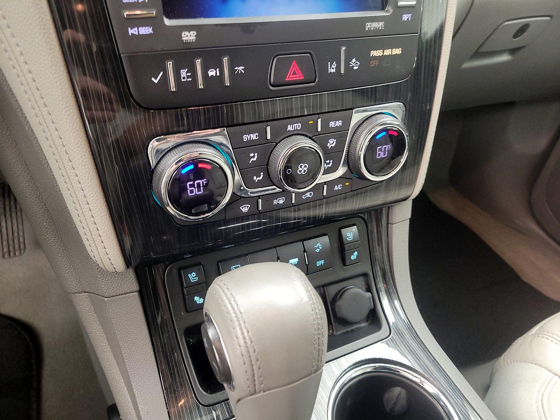 Thumbnail: 2016 Chevrolet Traverse - 14