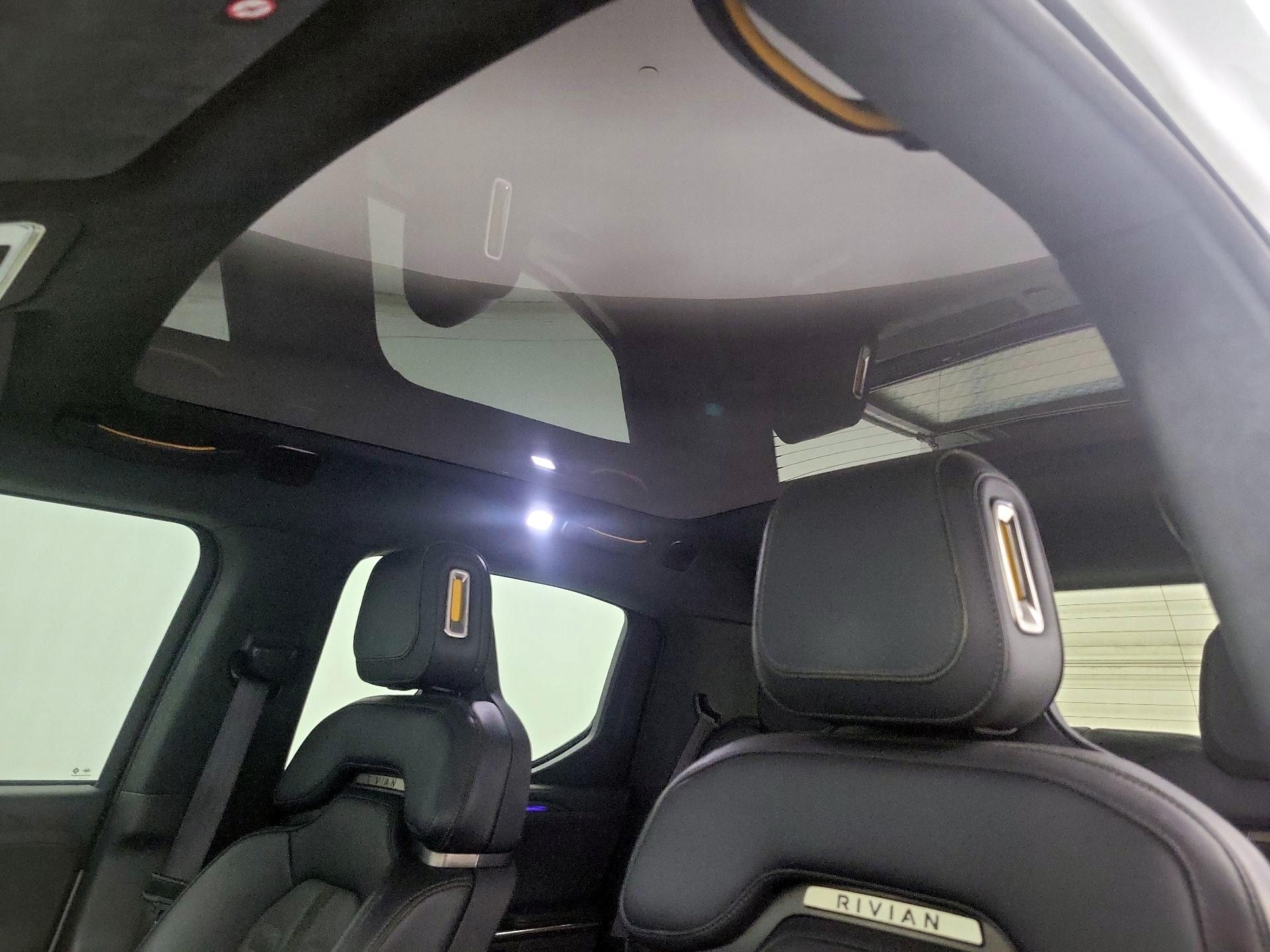 Thumbnail: 2023 Rivian R1T - 19