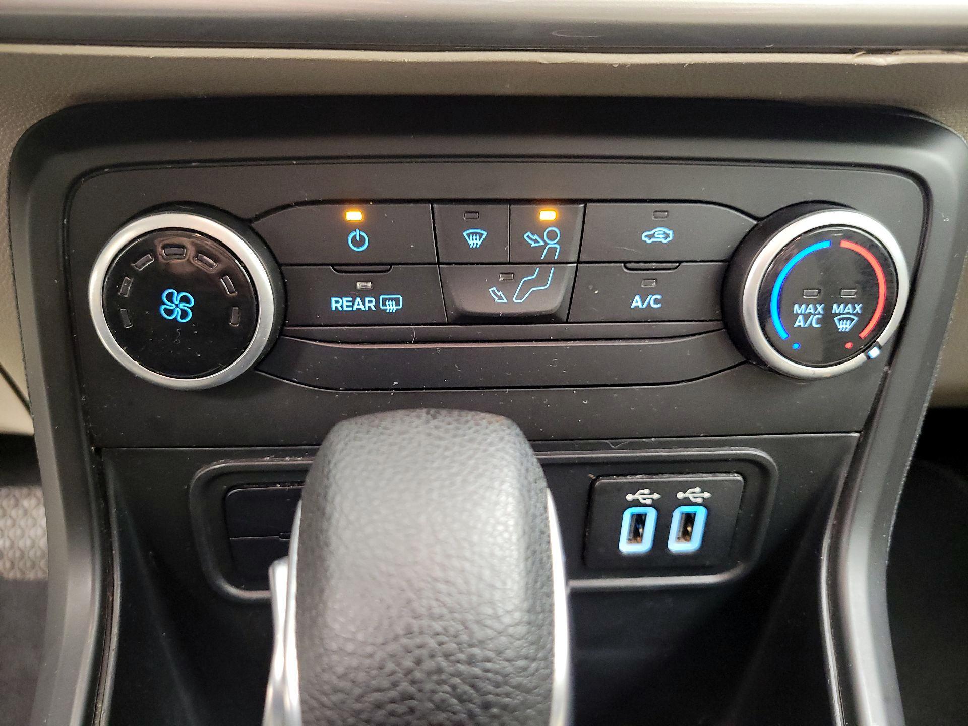 Thumbnail: 2021 Ford EcoSport - 16