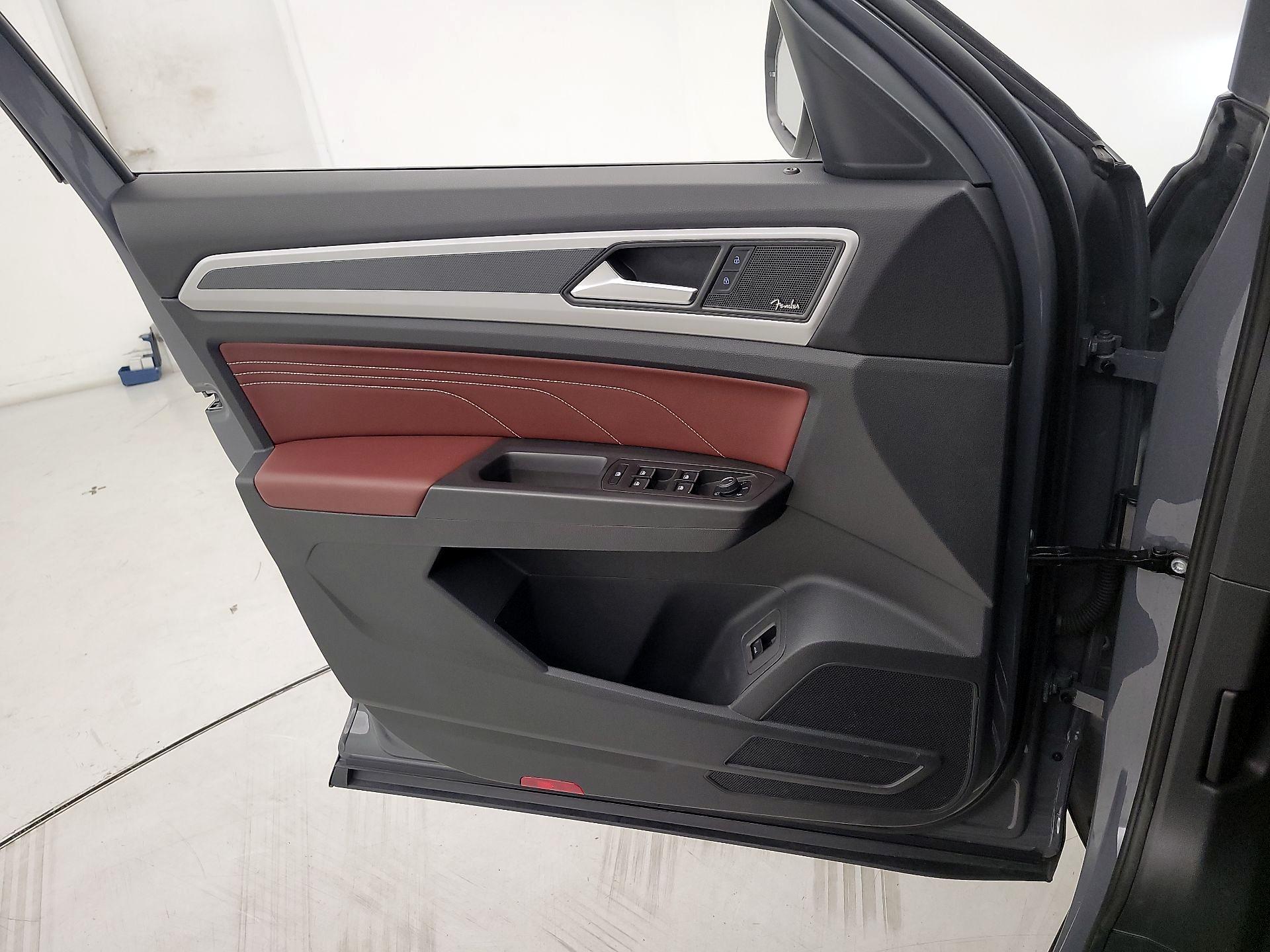 Thumbnail: 2023 Volkswagen Atlas - 12