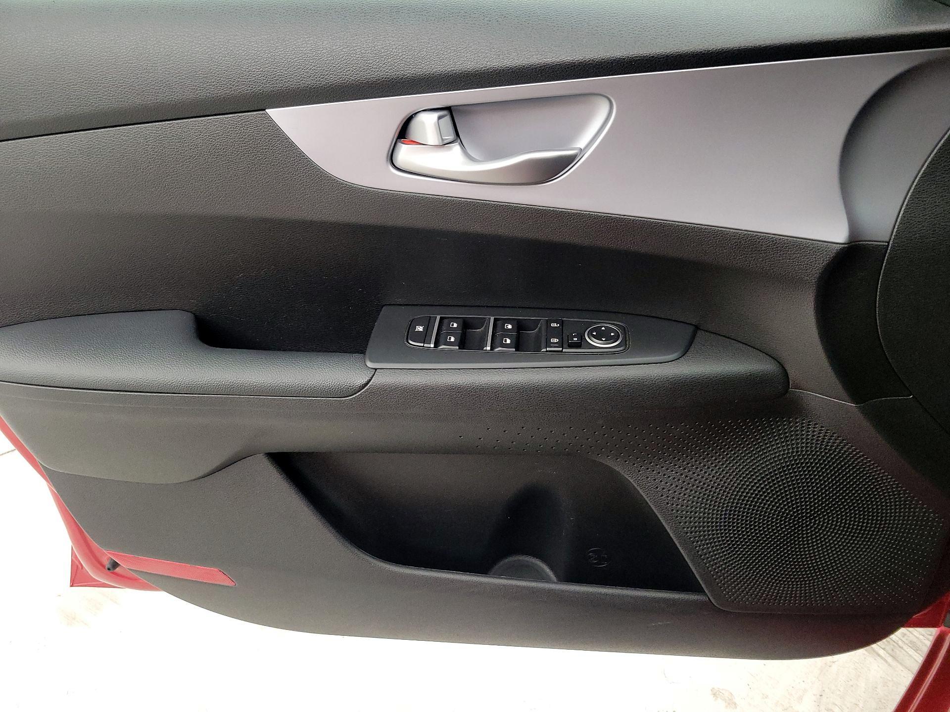 Thumbnail: 2023 Kia Forte - 12