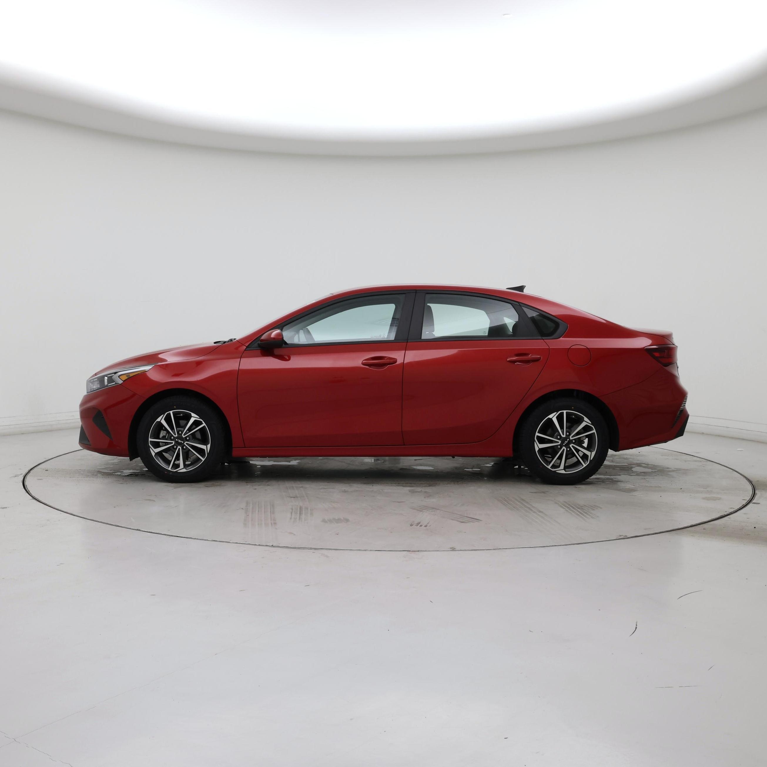 Thumbnail: 2023 Kia Forte - 3