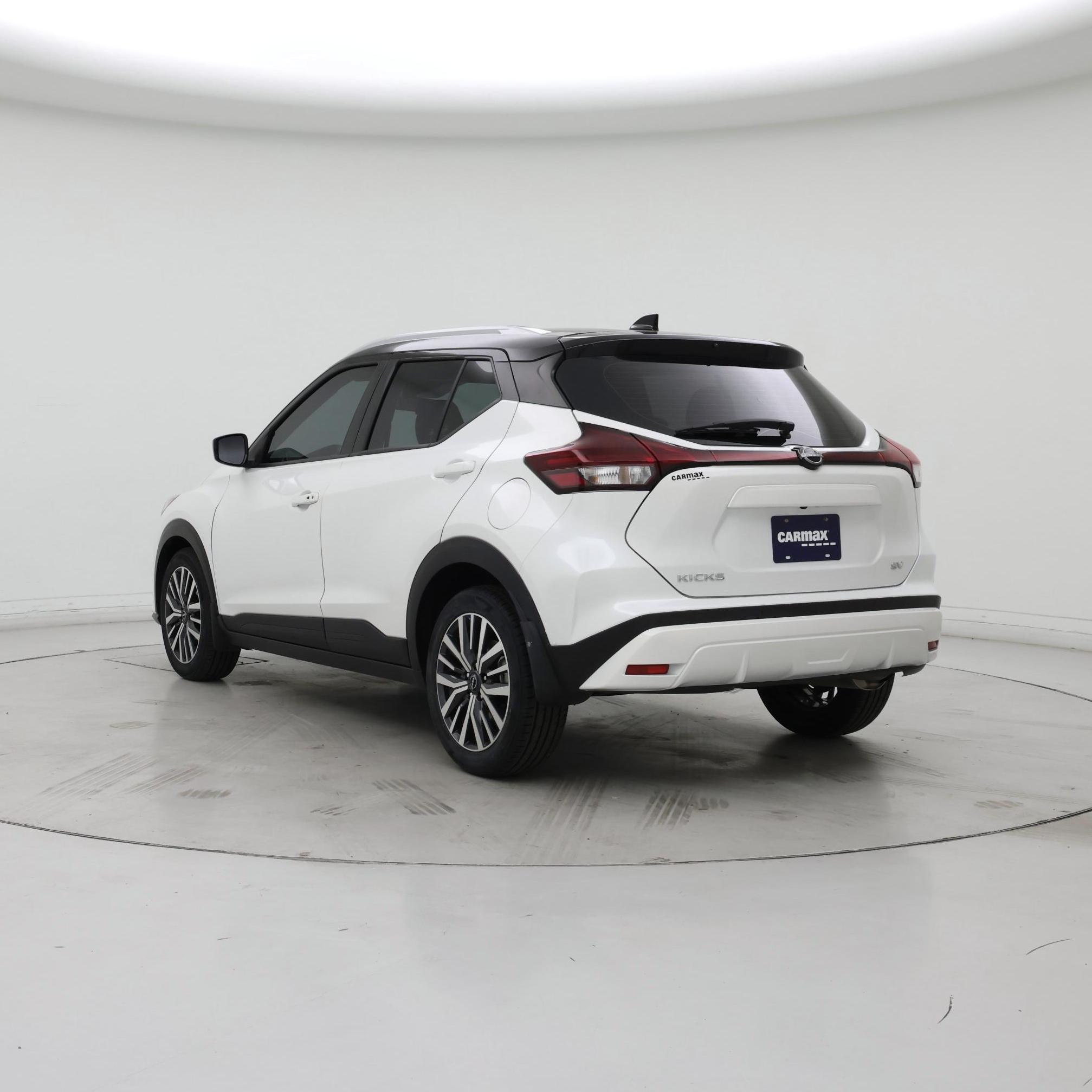 Thumbnail: 2023 Nissan Kicks - 2