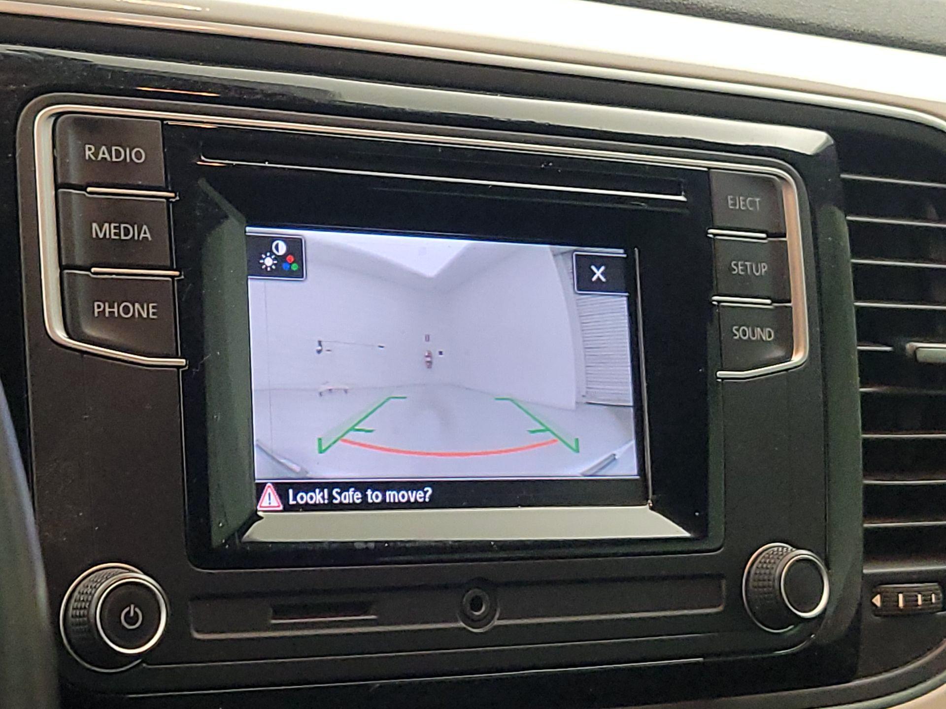 Thumbnail: 2019 Volkswagen Beetle - 14